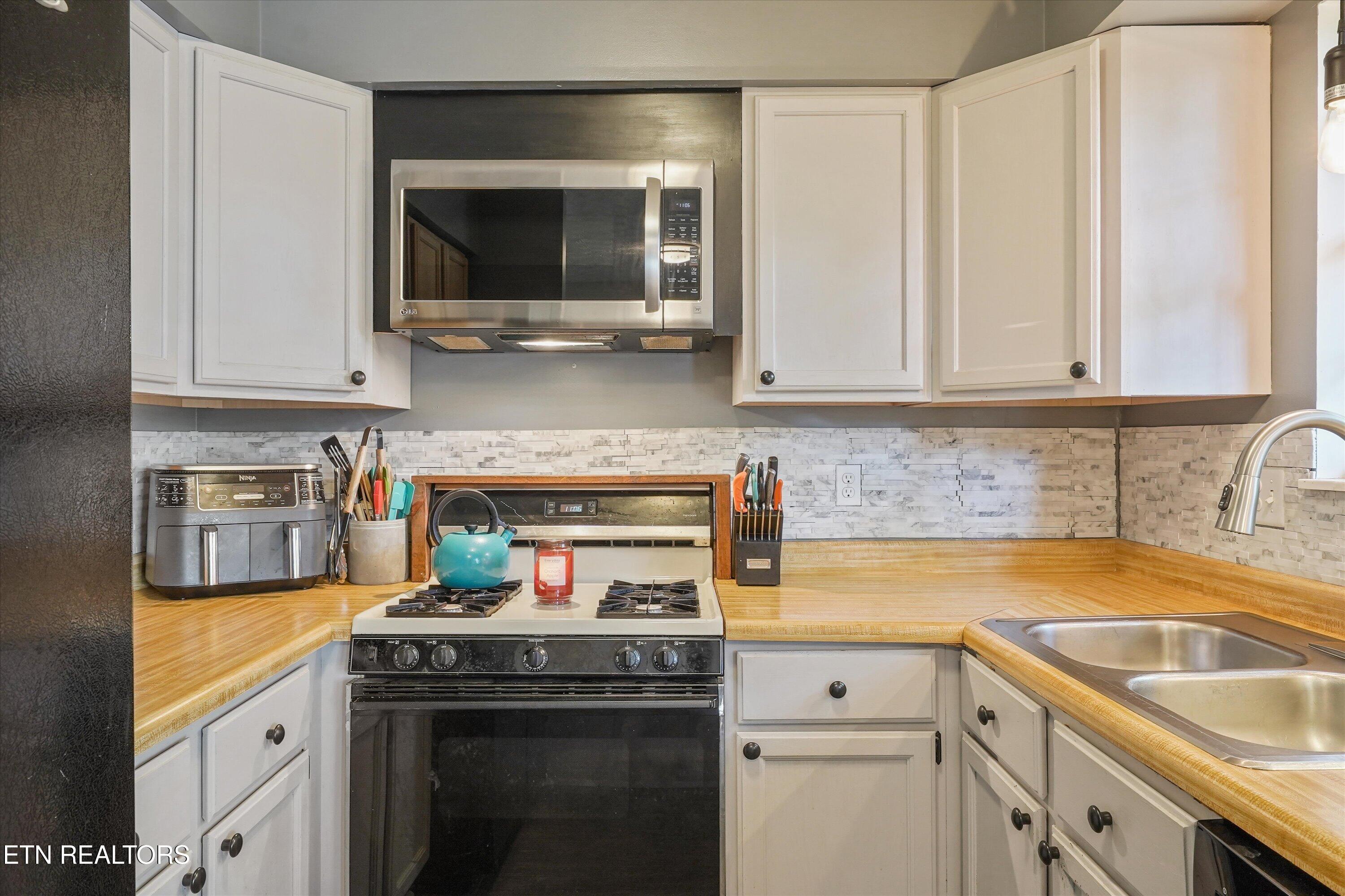 305 Red Fox Lane Clinton TN 37716