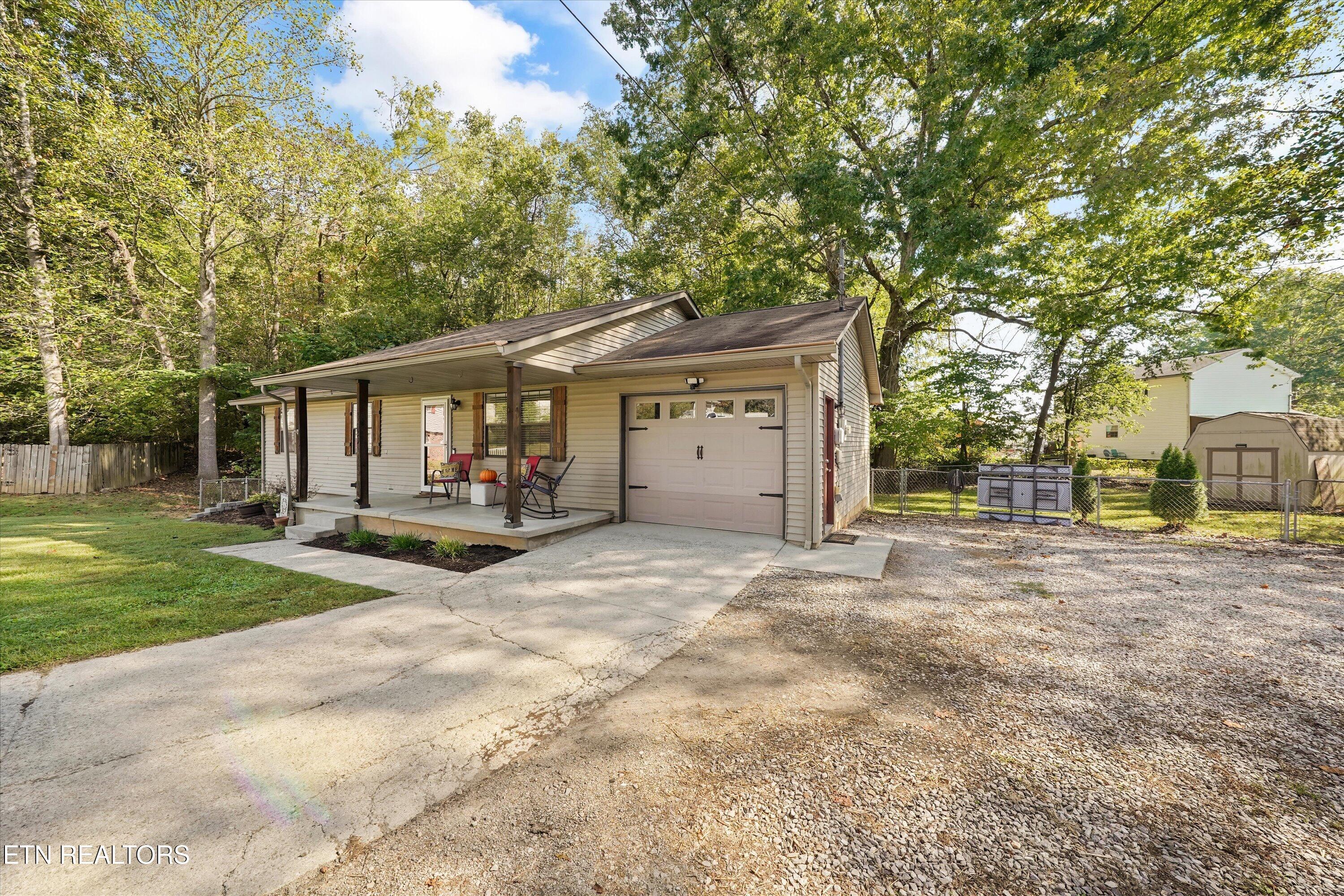 305 Red Fox Lane Clinton TN 37716