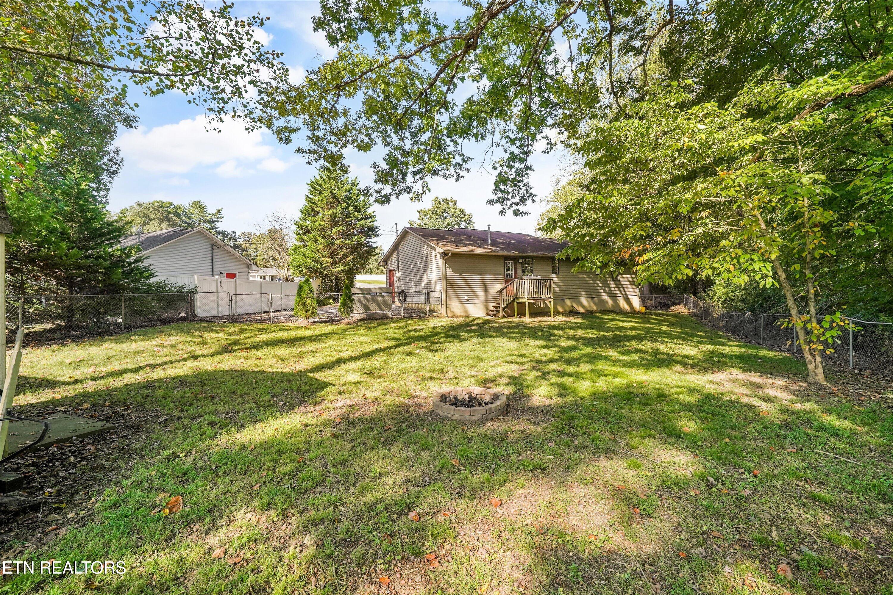 305 Red Fox Lane Clinton TN 37716