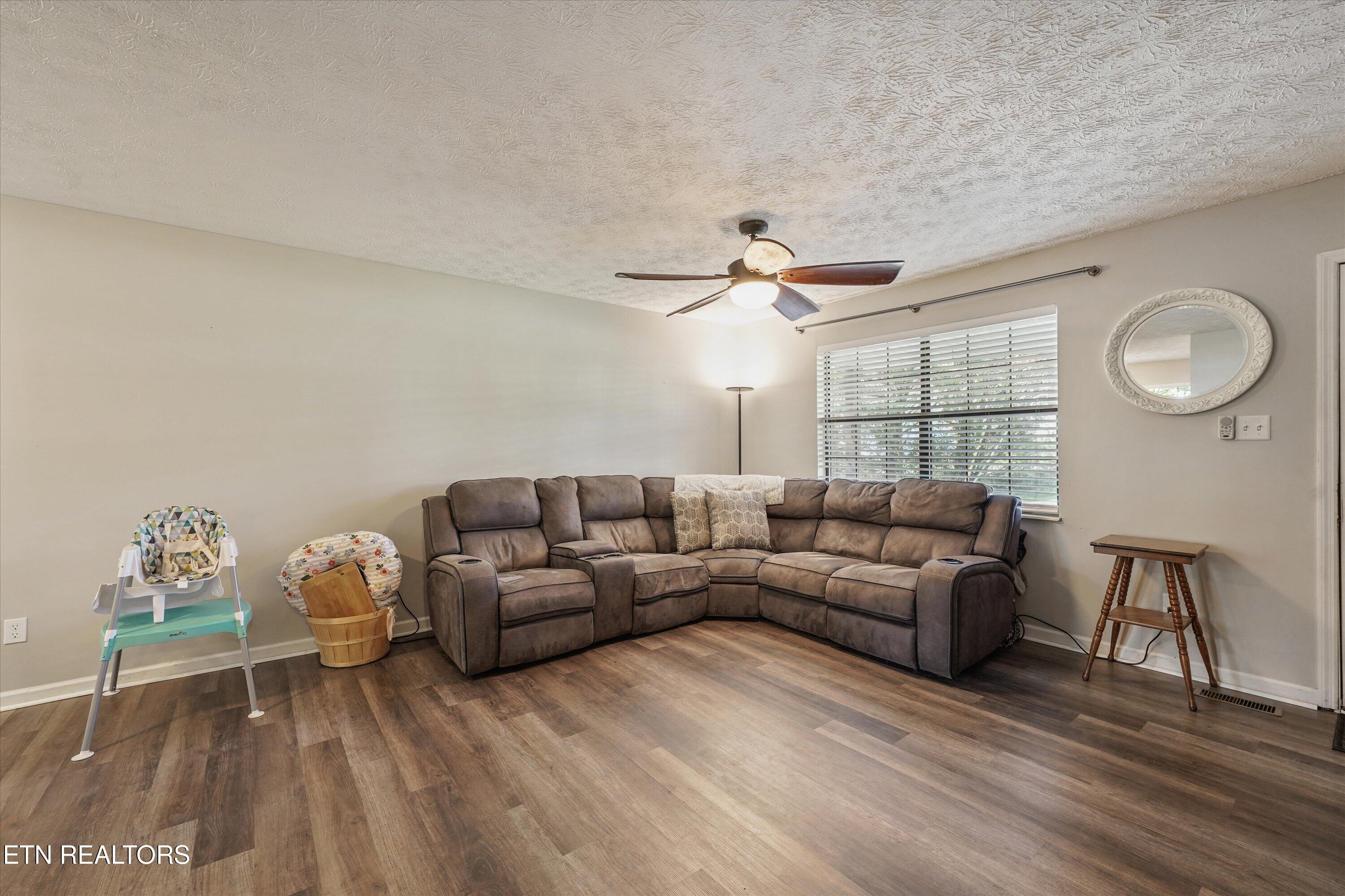 305 Red Fox Lane Clinton TN 37716