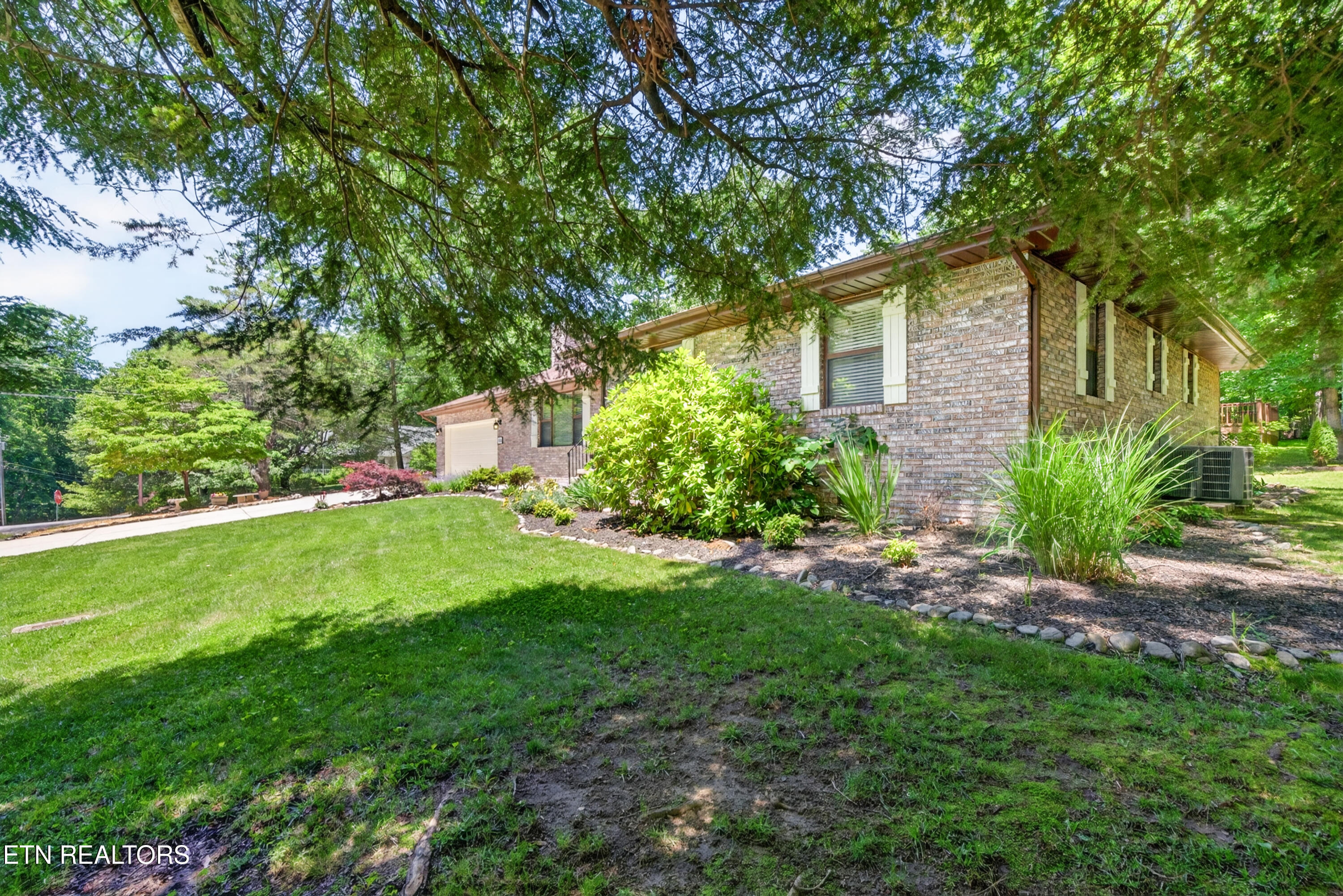 106 Overlook Cove Crossville TN 38558