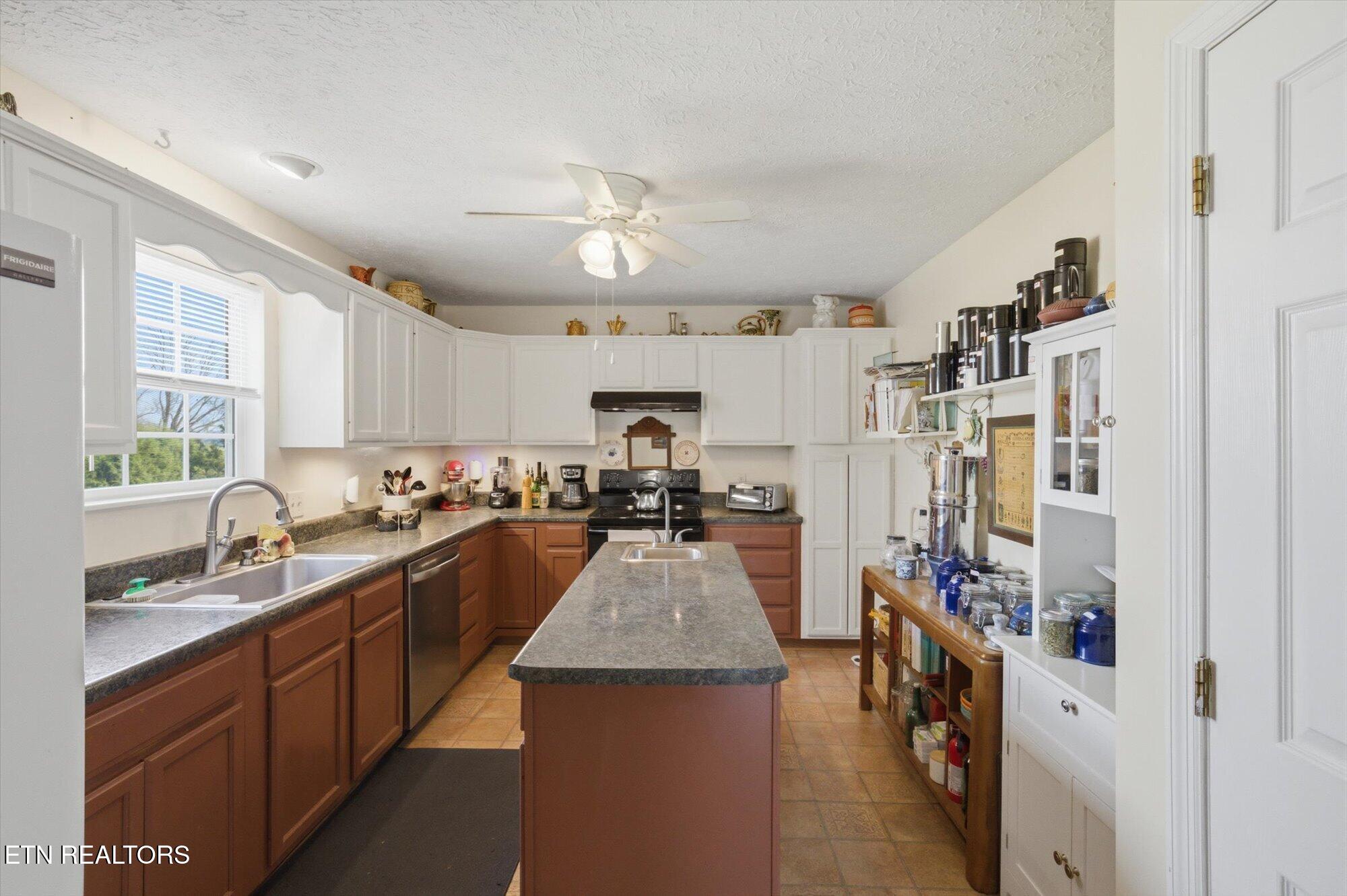 194 Carson Road Sweetwater TN 37874