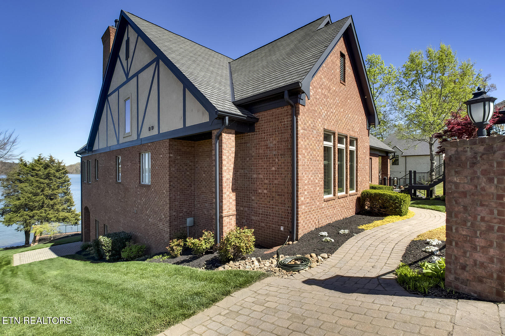 18128 Lighthouse Pointe Drive Lenoir City TN 37772