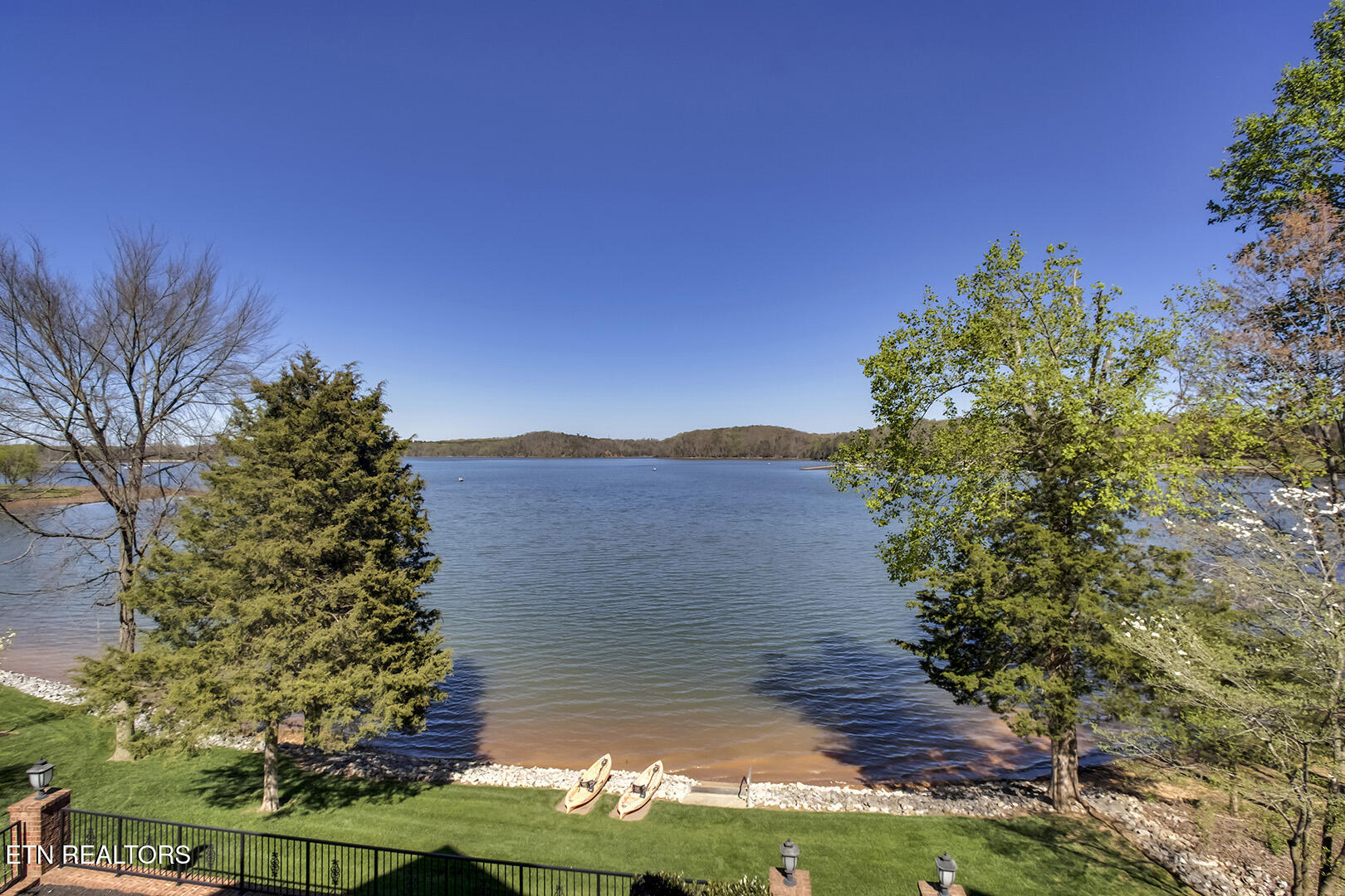 18128 Lighthouse Pointe Drive Lenoir City TN 37772