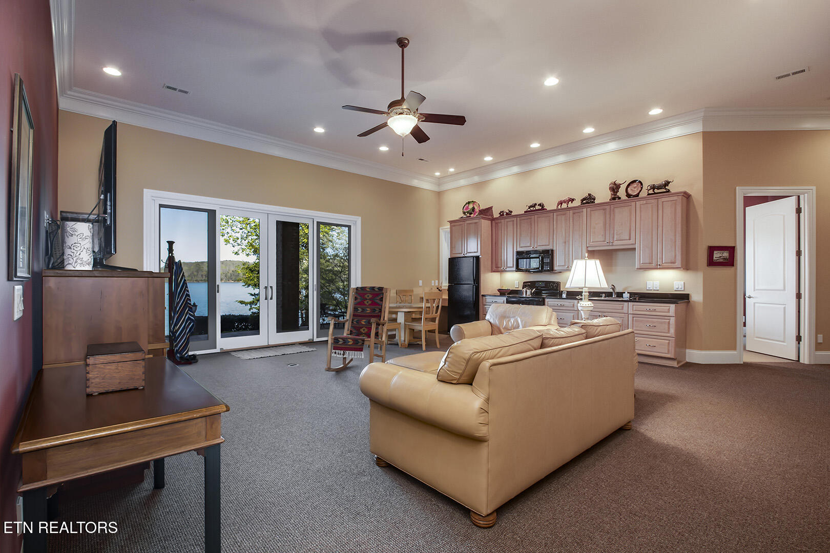 18128 Lighthouse Pointe Drive Lenoir City TN 37772