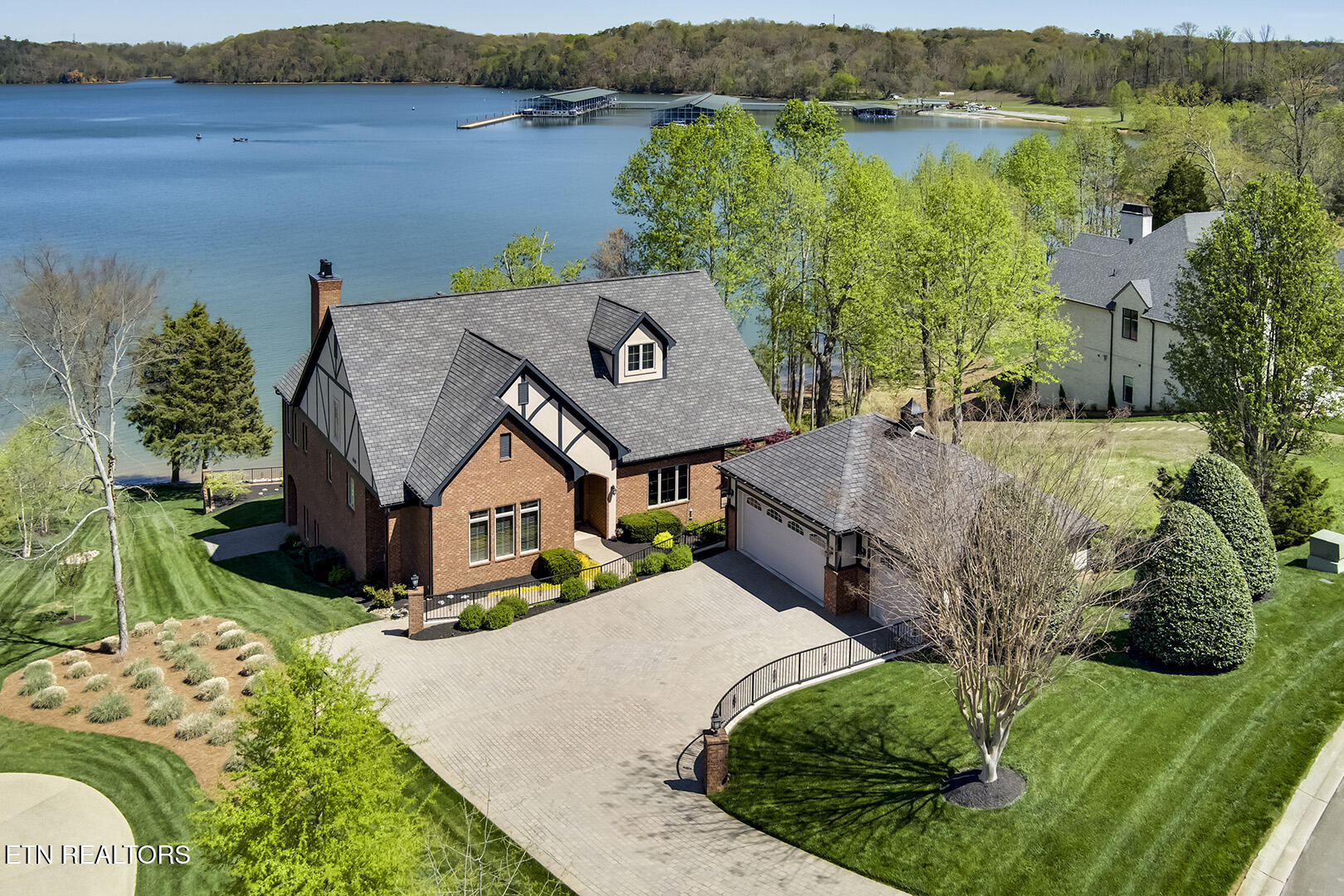 18128 Lighthouse Pointe Drive Lenoir City TN 37772