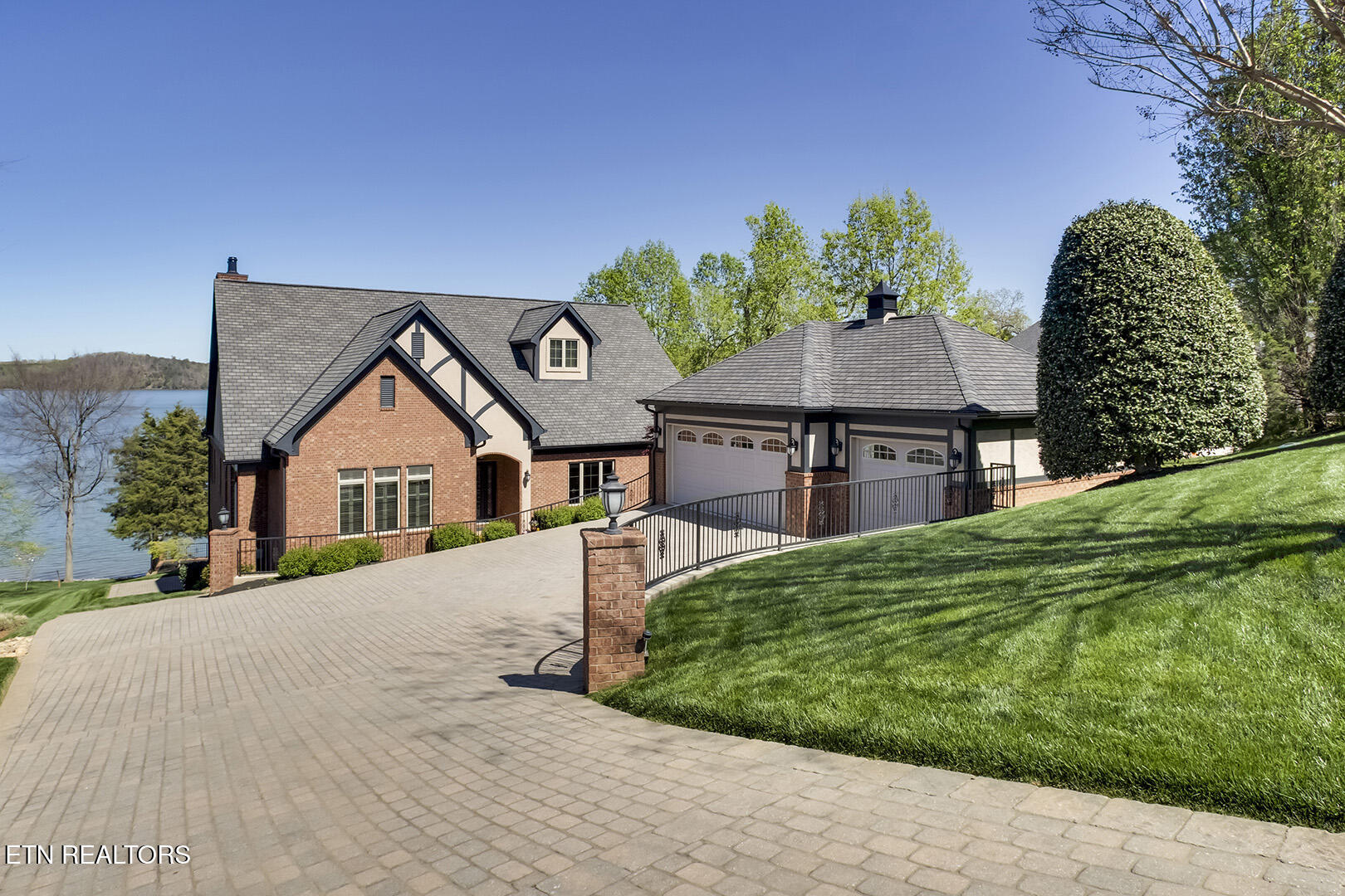 18128 Lighthouse Pointe Drive Lenoir City TN 37772