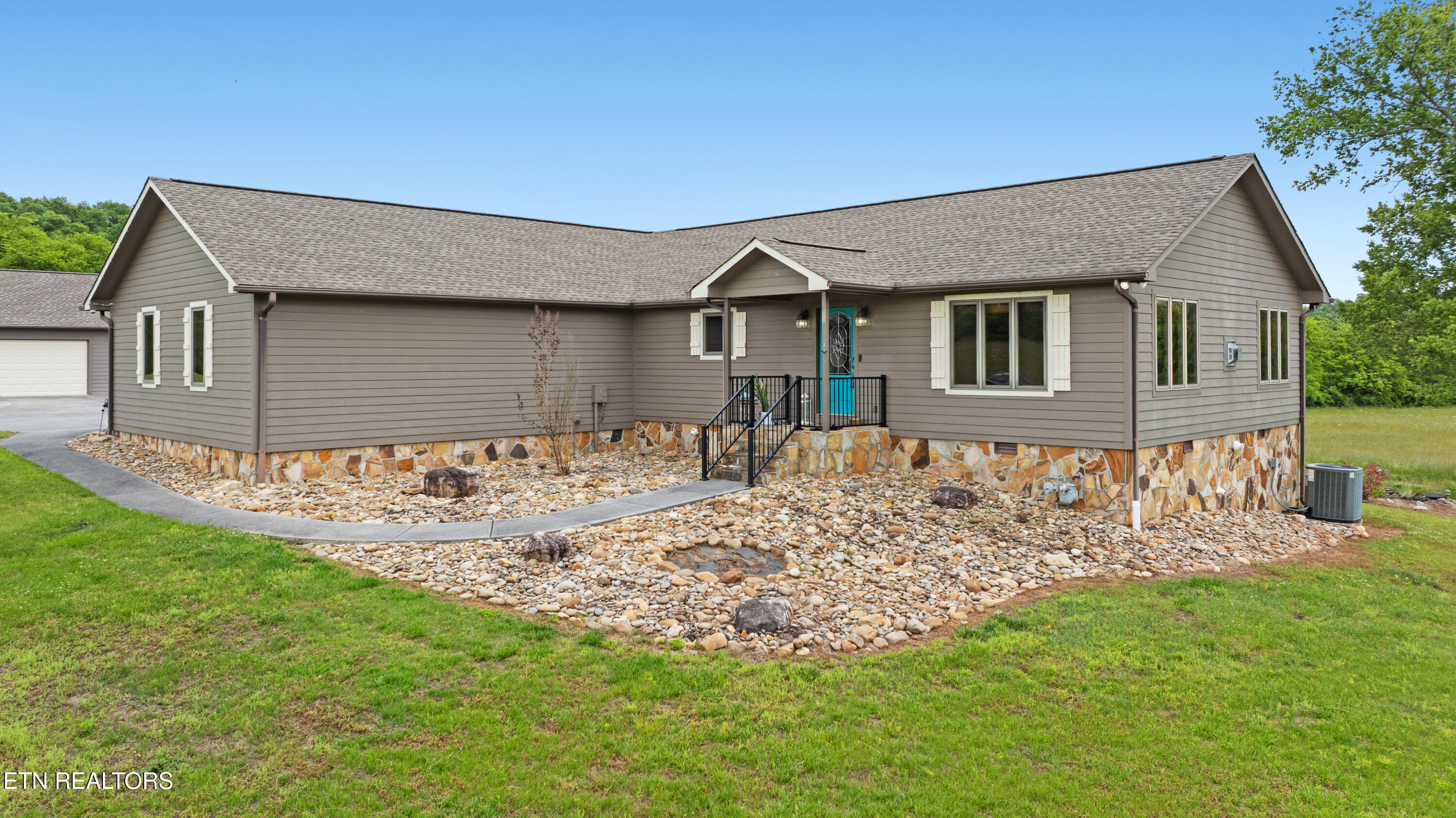 6052 Morganton Road Greenback TN 37742