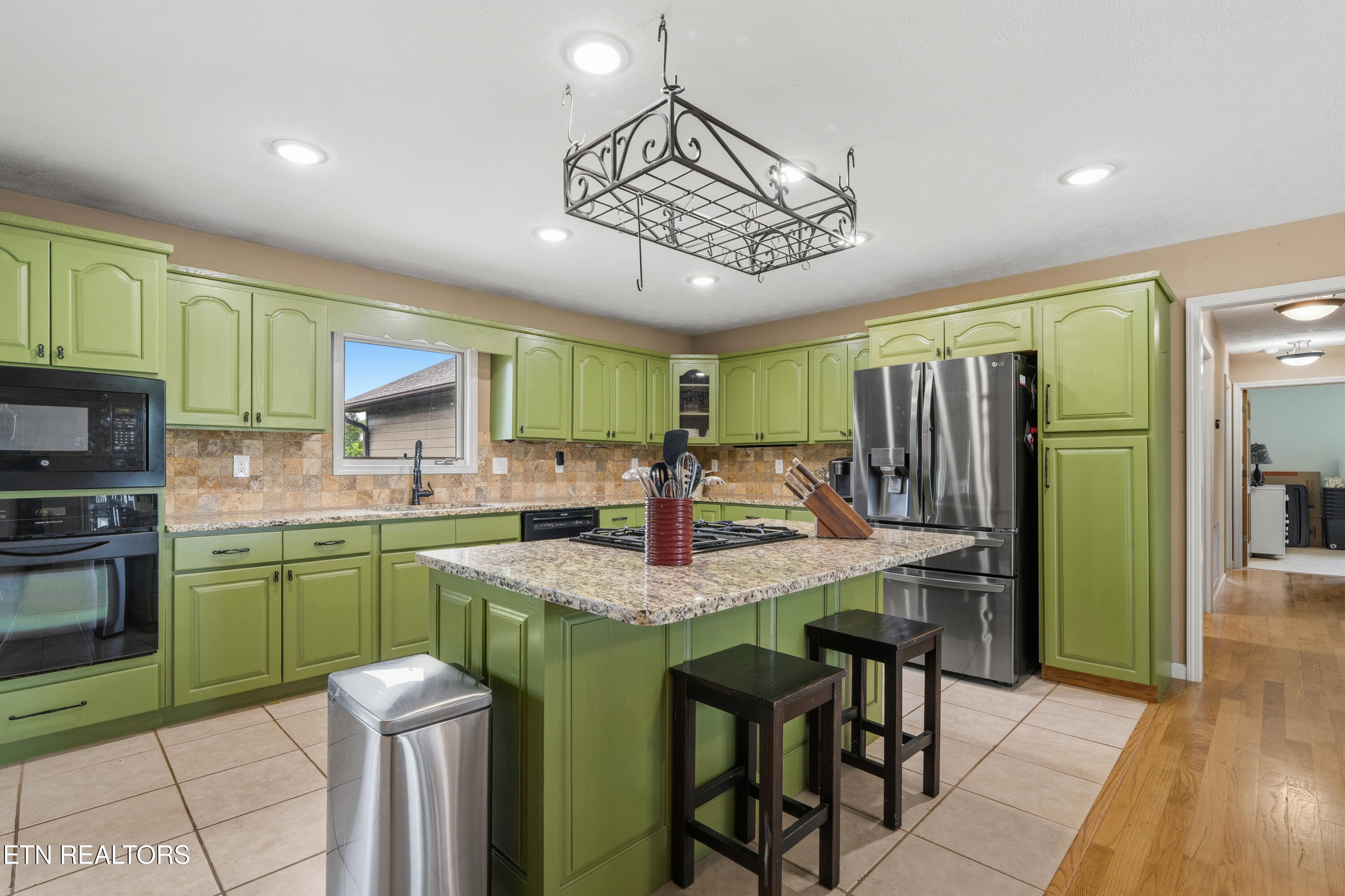 6052 Morganton Road Greenback TN 37742