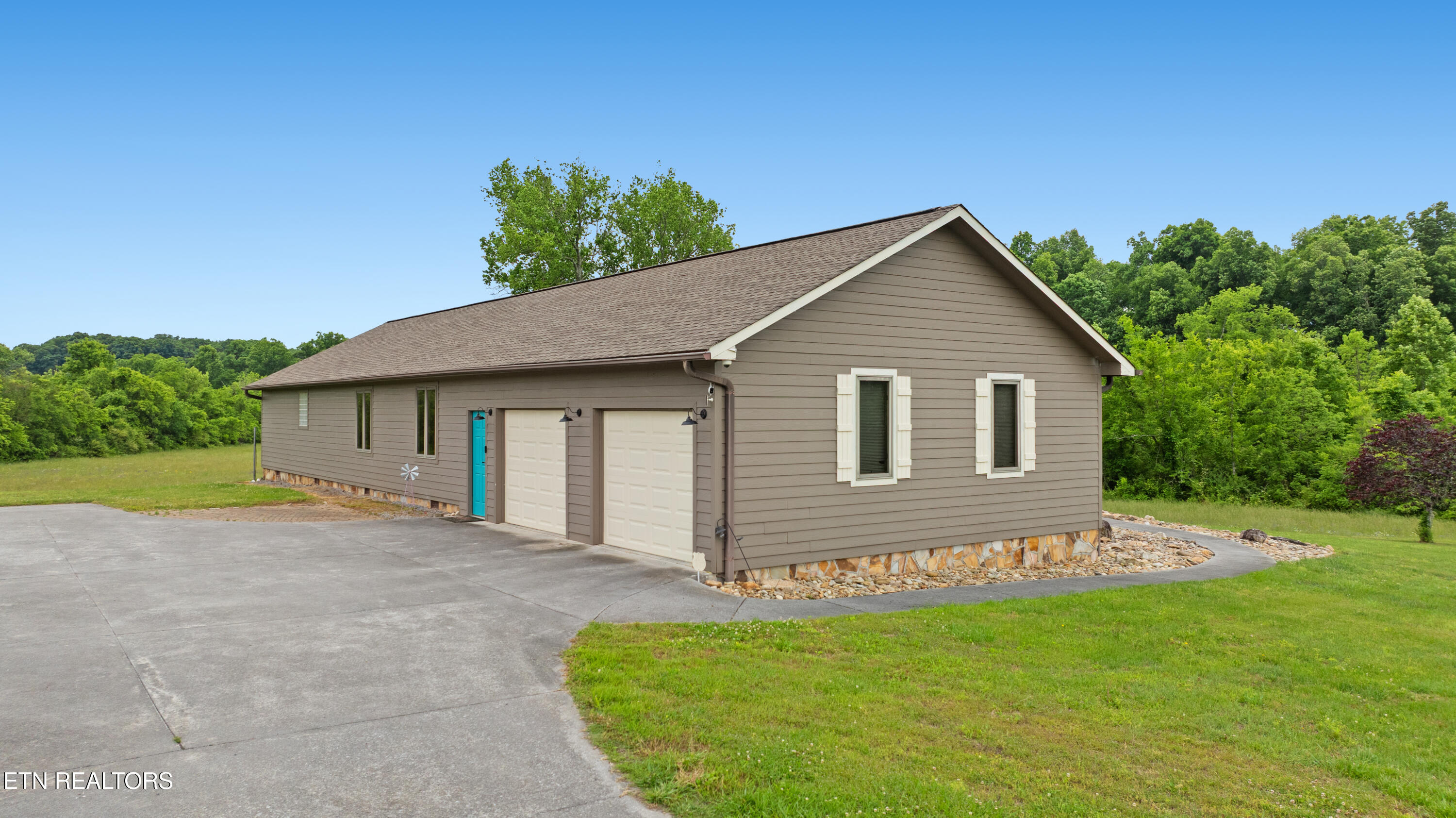6052 Morganton Road Greenback TN 37742