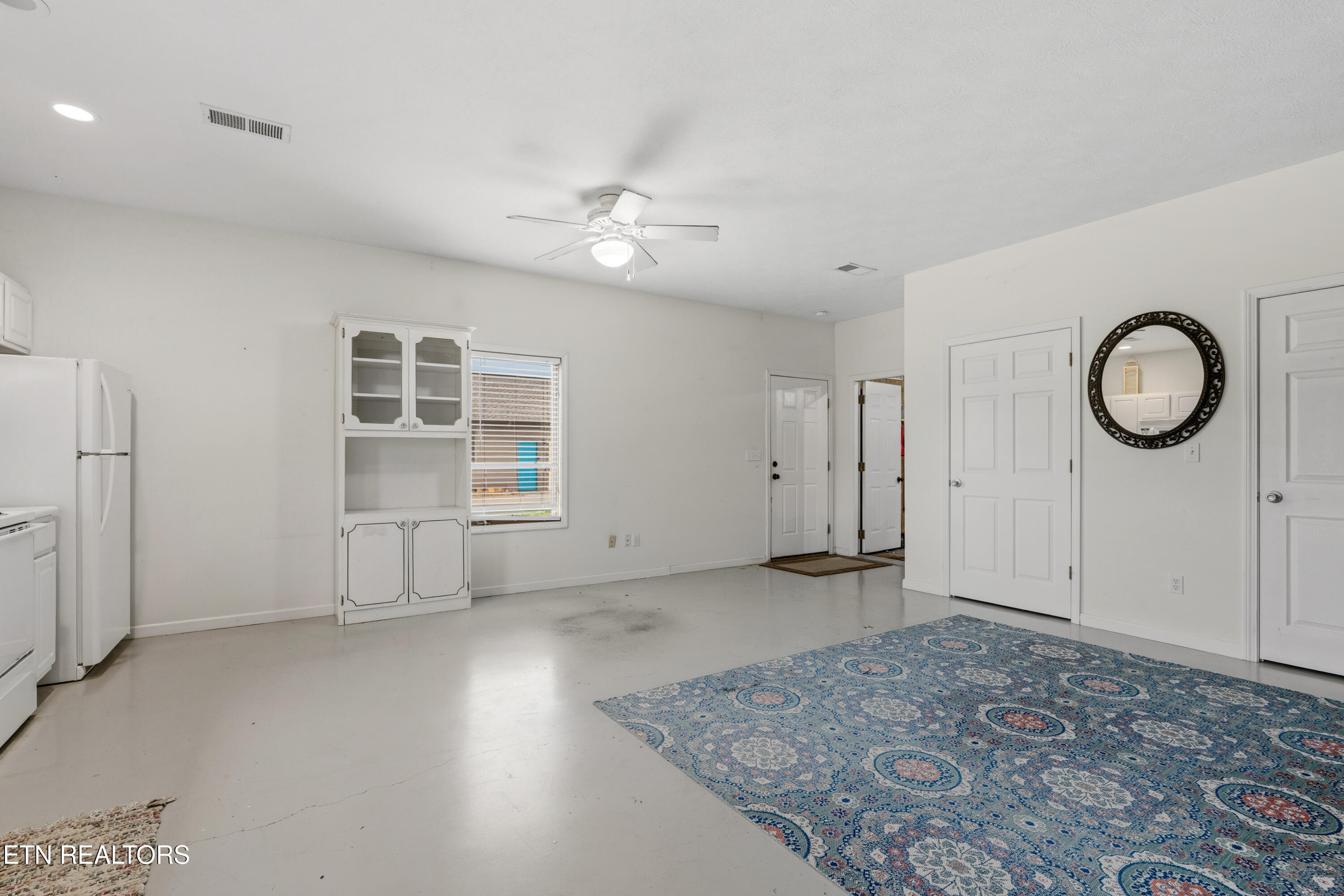 6052 Morganton Road Greenback TN 37742
