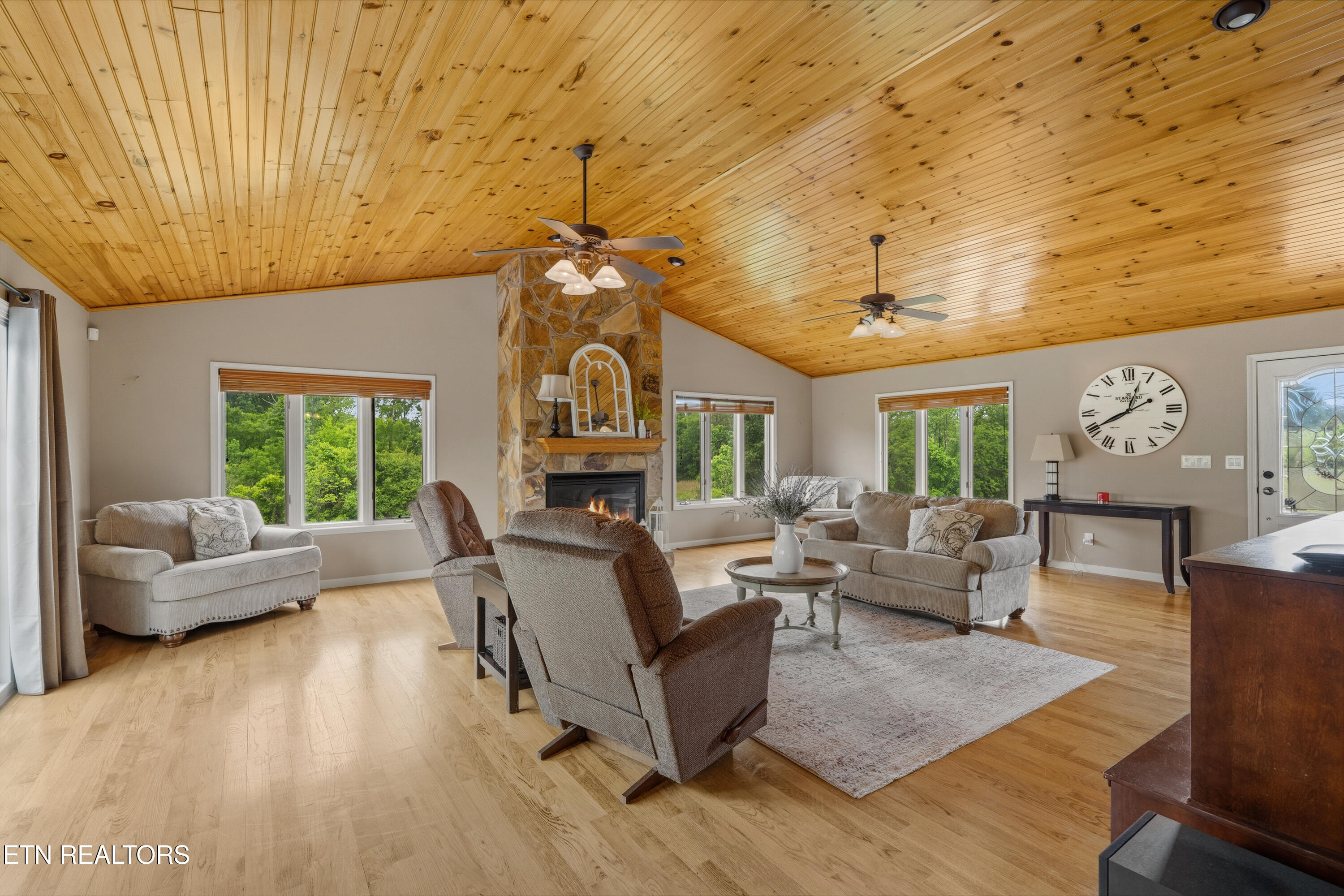 6052 Morganton Road Greenback TN 37742