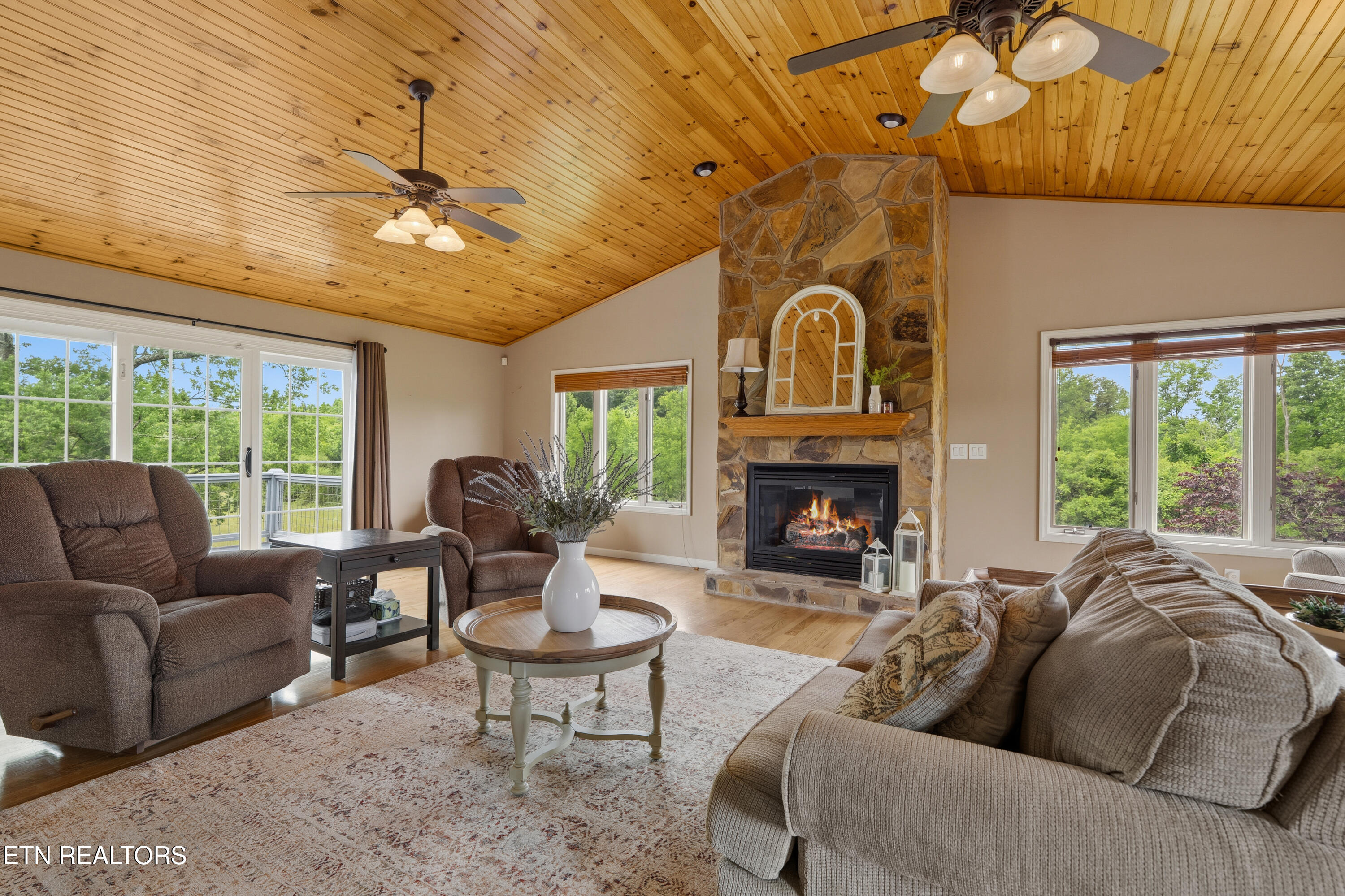6052 Morganton Road Greenback TN 37742
