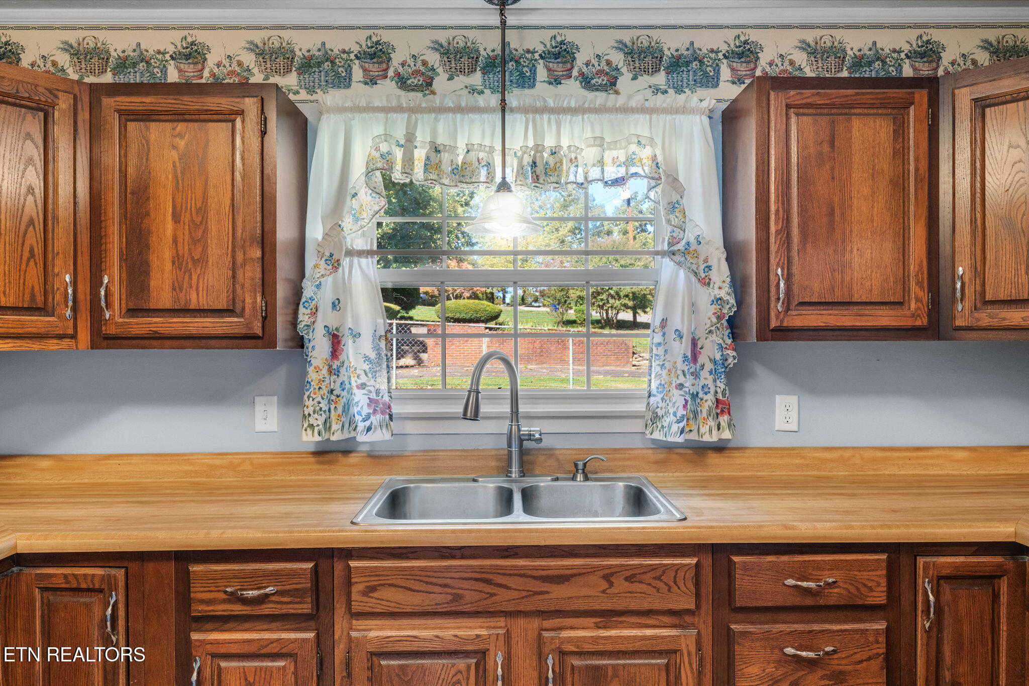 5708 Woodleaf Drive Knoxville TN 37912