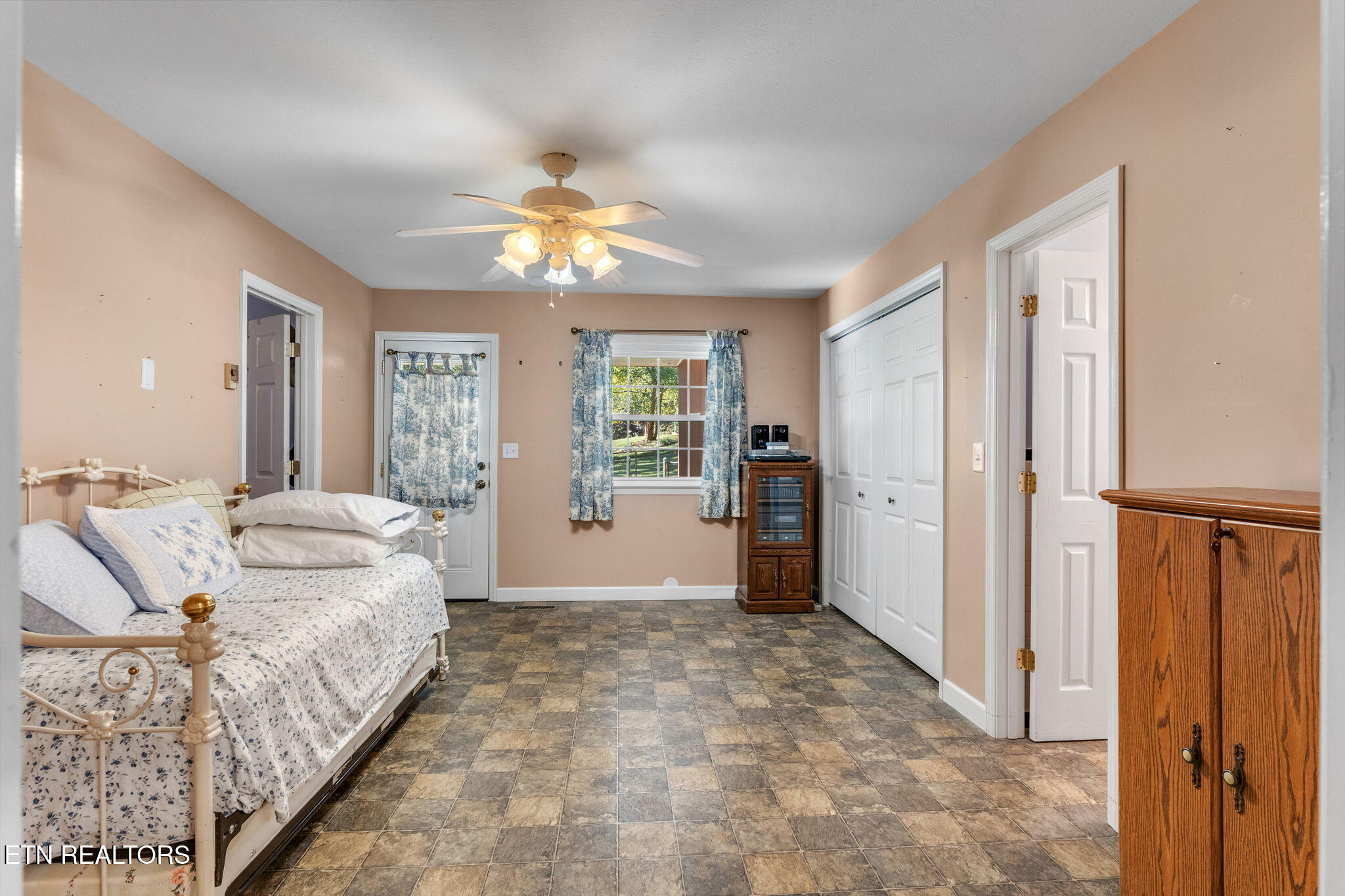 5708 Woodleaf Drive Knoxville TN 37912