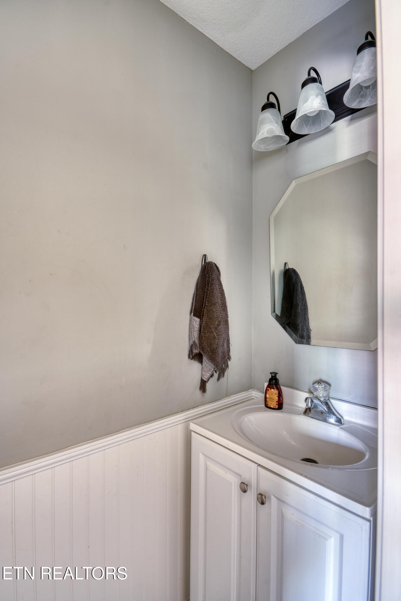 1227 Emerald Forest Lane Powell TN 37849