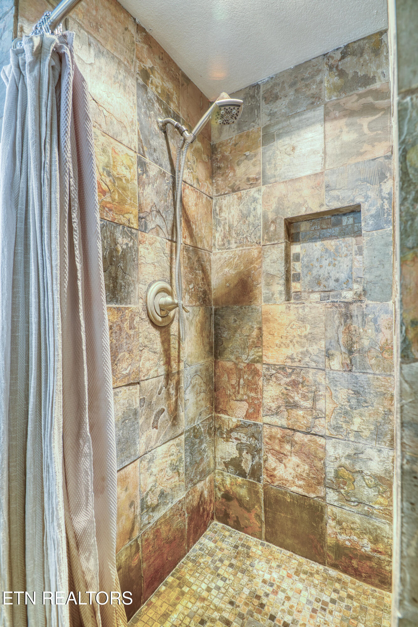 1227 Emerald Forest Lane Powell TN 37849