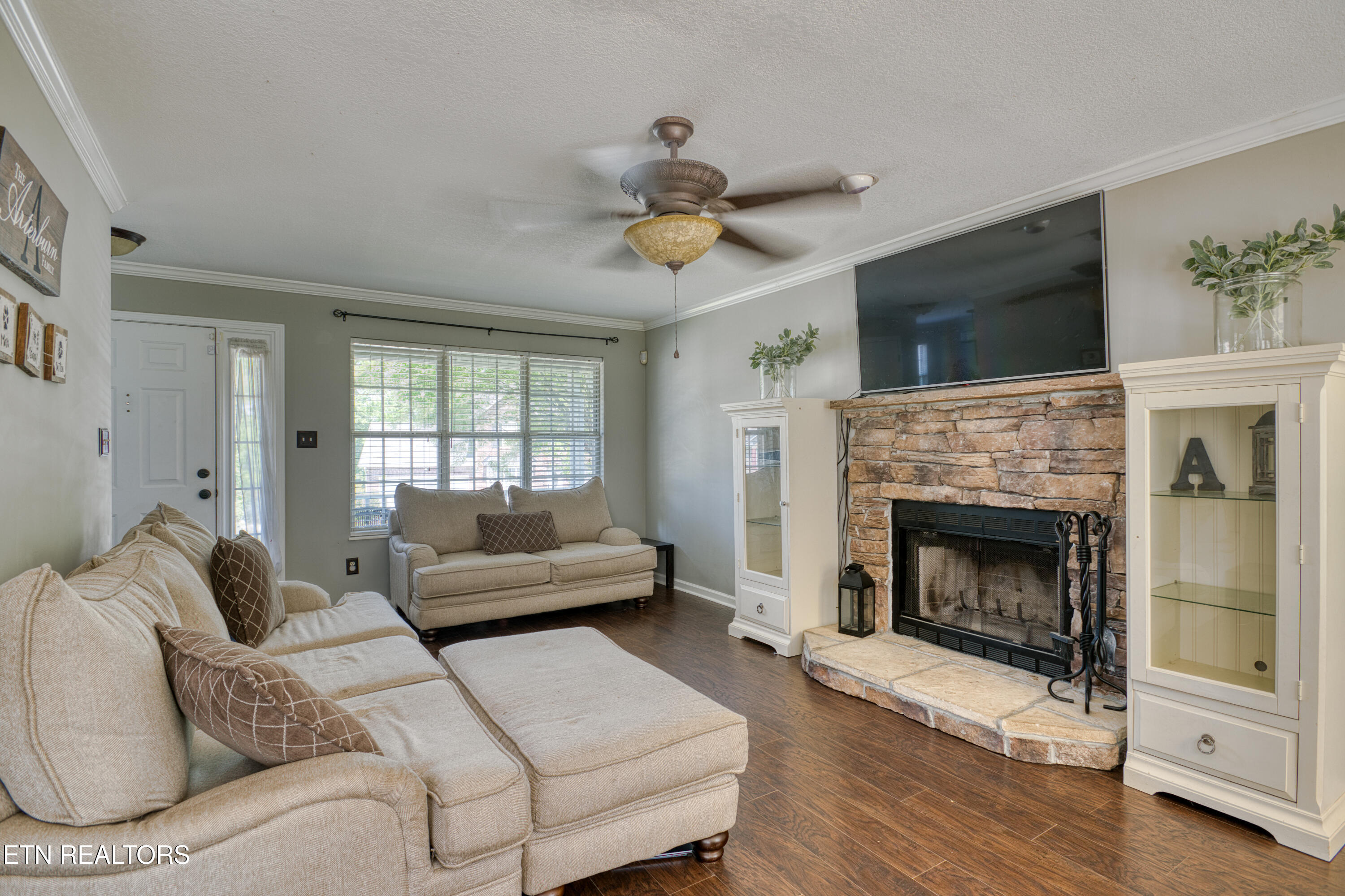 1227 Emerald Forest Lane Powell TN 37849