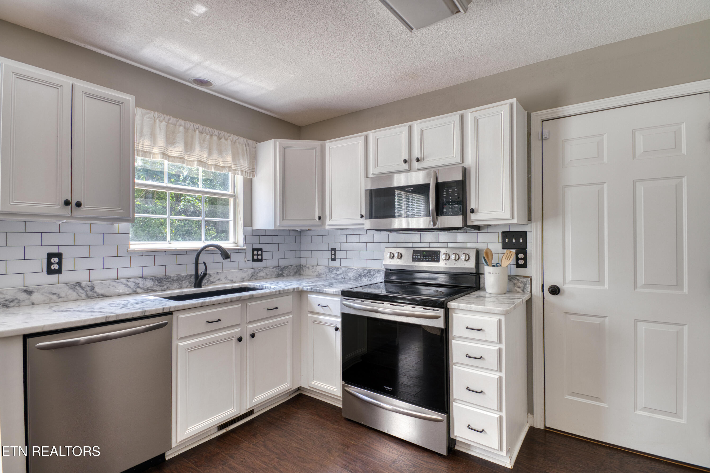 1227 Emerald Forest Lane Powell TN 37849