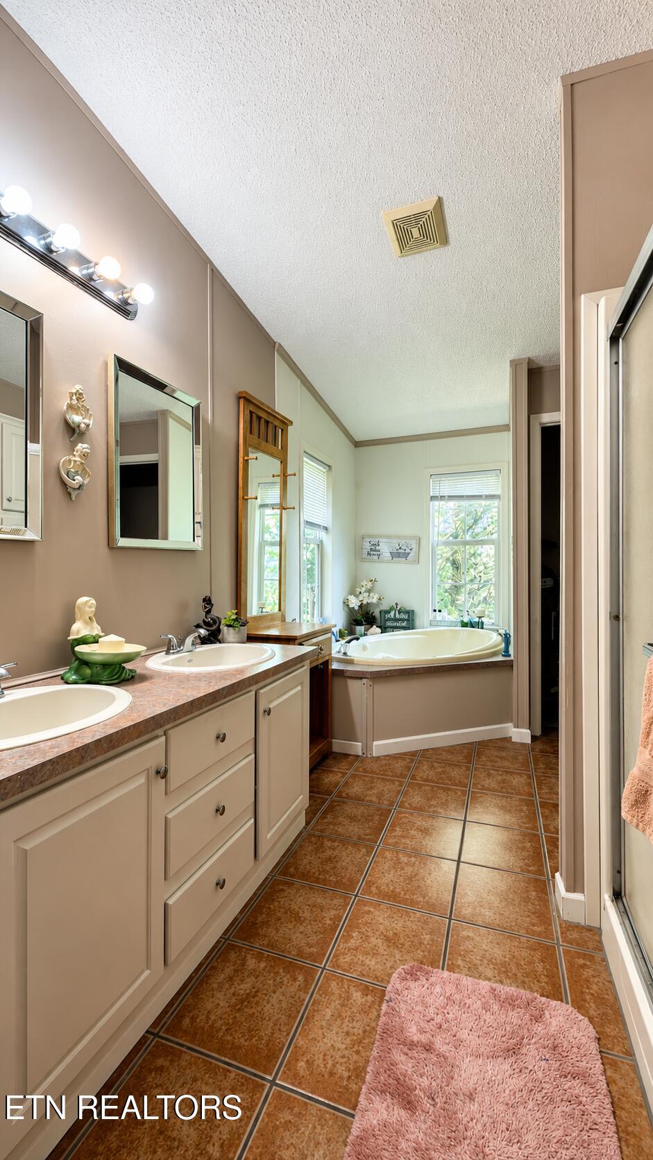 738 Autumns Peak Way Sevierville TN 37876