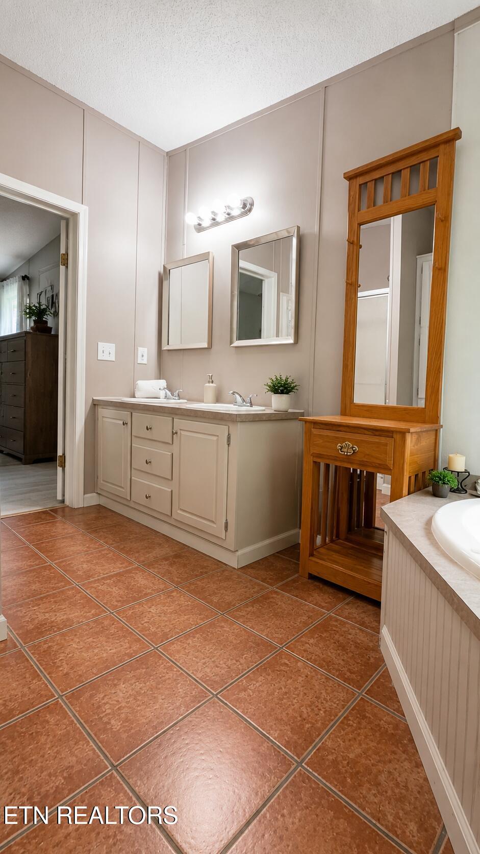 738 Autumns Peak Way Sevierville TN 37876
