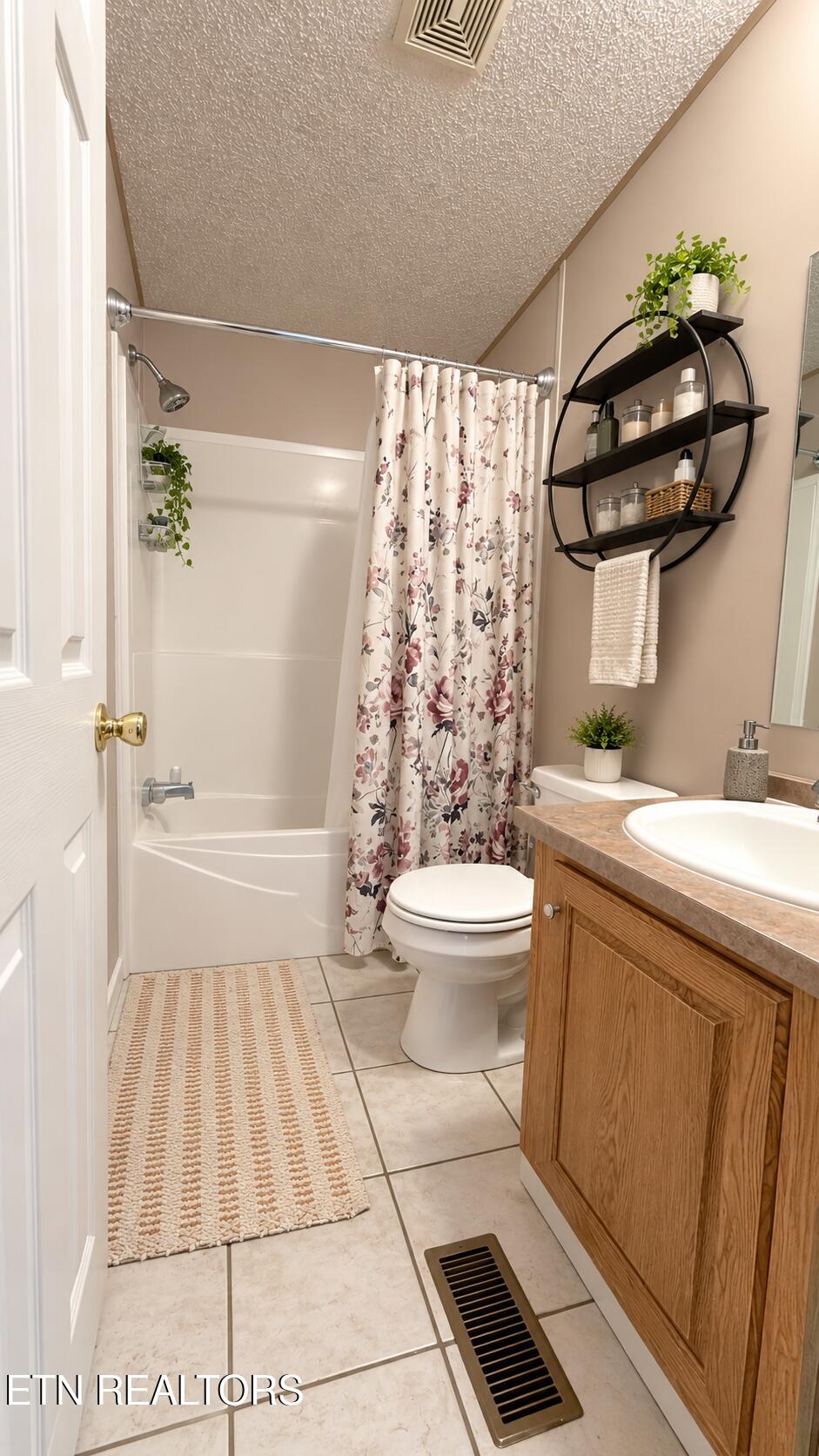 738 Autumns Peak Way Sevierville TN 37876