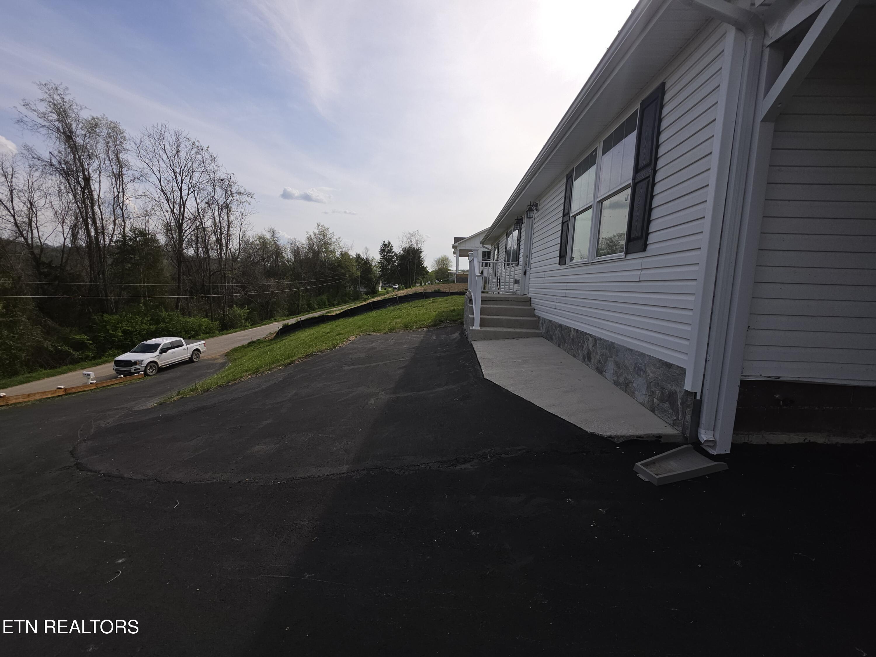 330 Wilson Hurst Street Tazewell TN 37879