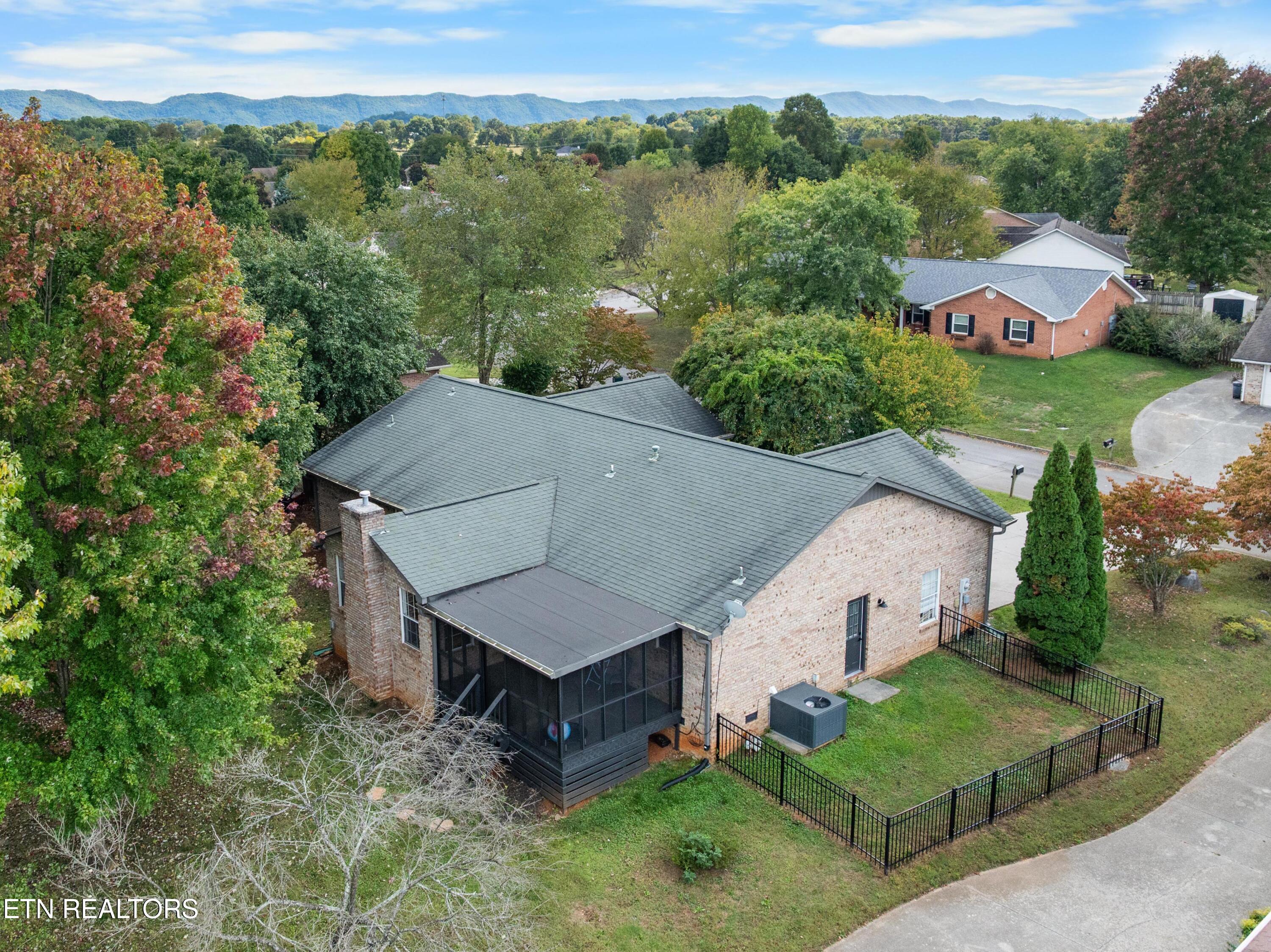 1420 Hartford Avenue Maryville TN 37803