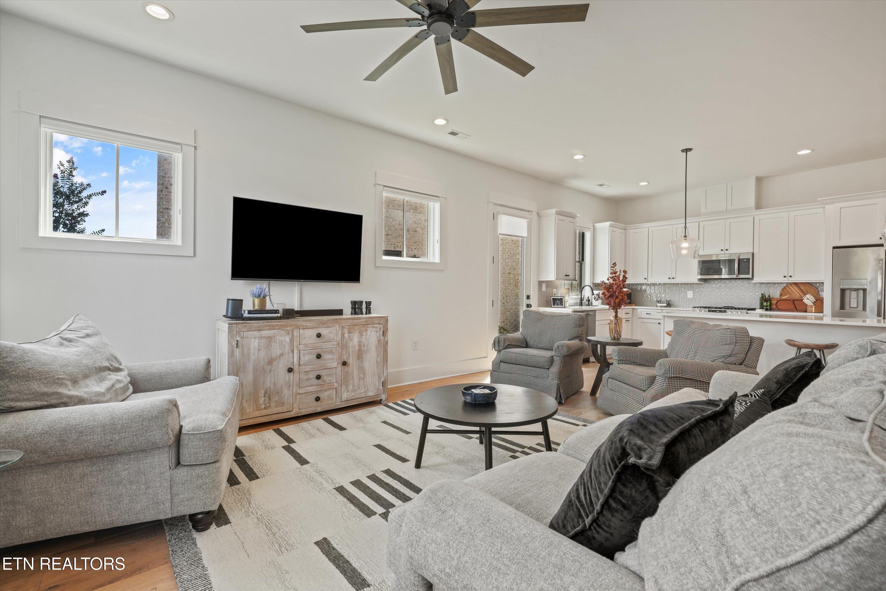 9823 Clingmans Dome Drive Knoxville TN 37922