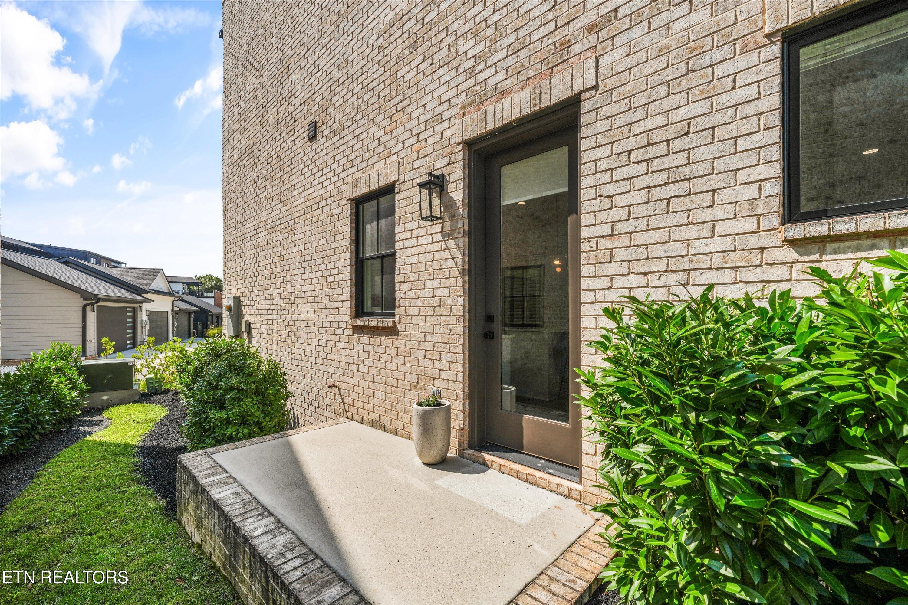 9823 Clingmans Dome Drive Knoxville TN 37922
