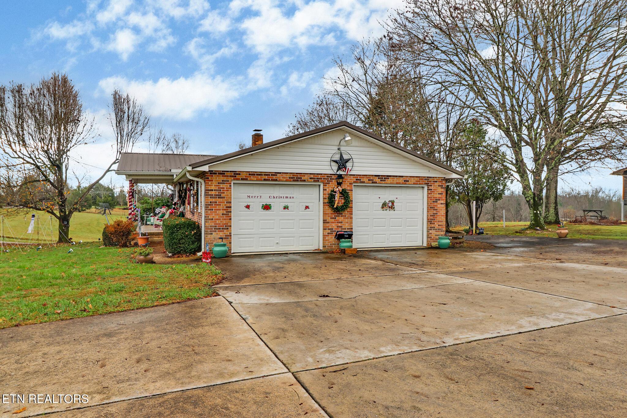 2620 Deer Lodge Highway Deer Lodge TN 37726