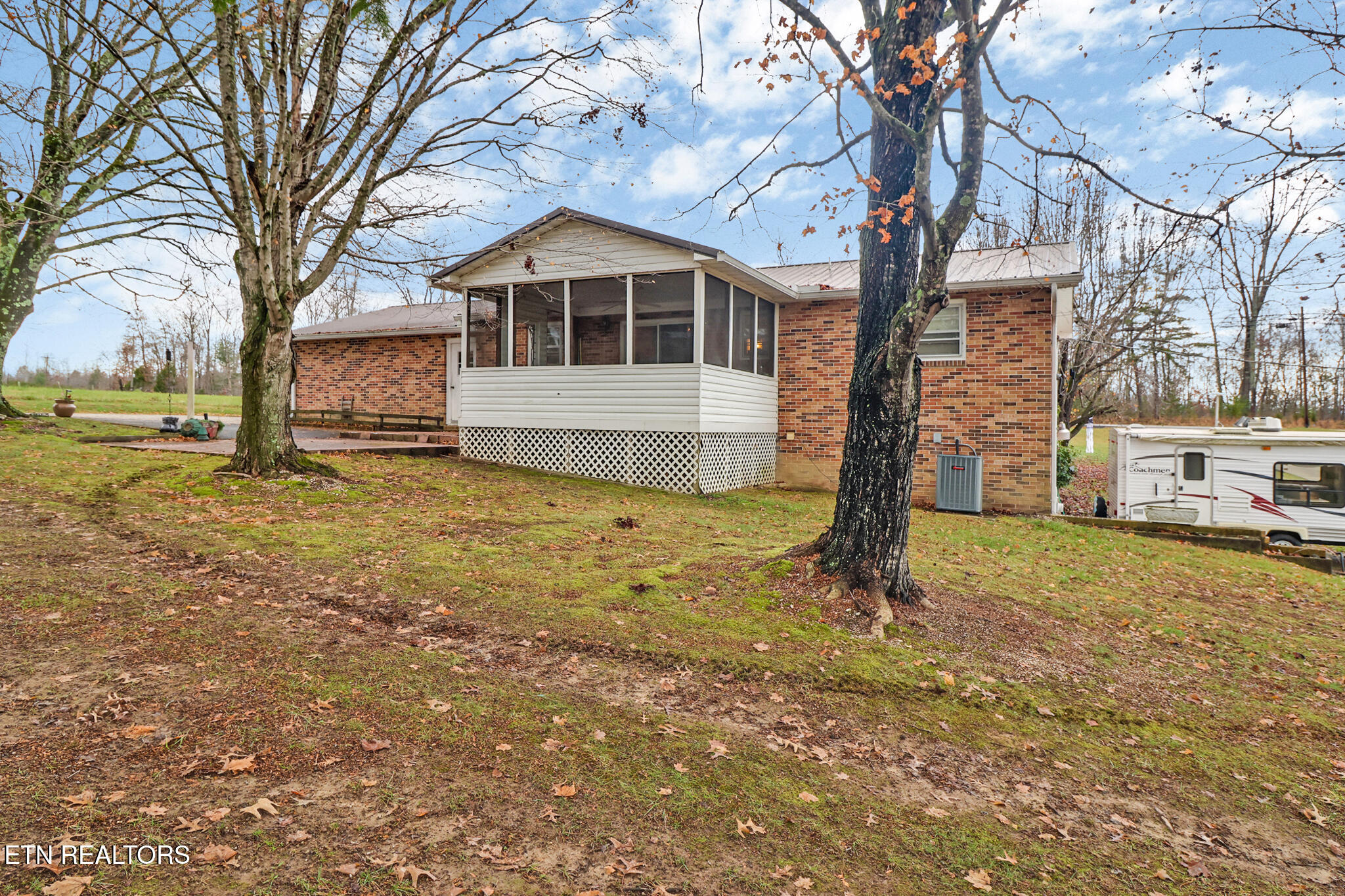 2620 Deer Lodge Highway Deer Lodge TN 37726