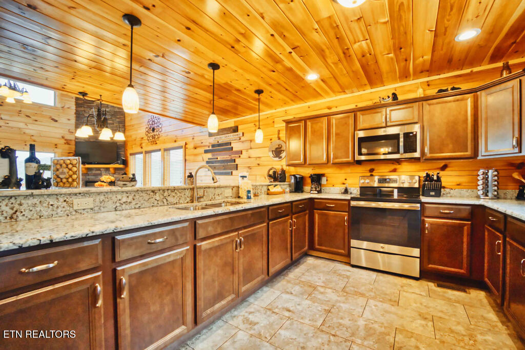 4109 Sherwood Heights Way Pigeon Forge TN 37863