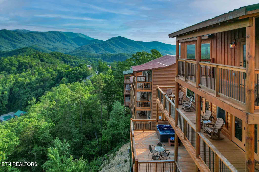 4109 Sherwood Heights Way Pigeon Forge TN 37863