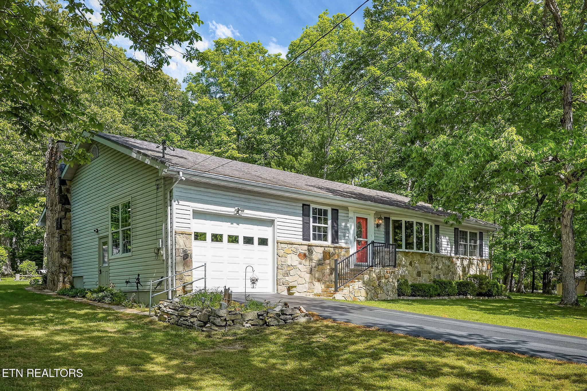 205 Kings Down Drive Crossville TN 38558