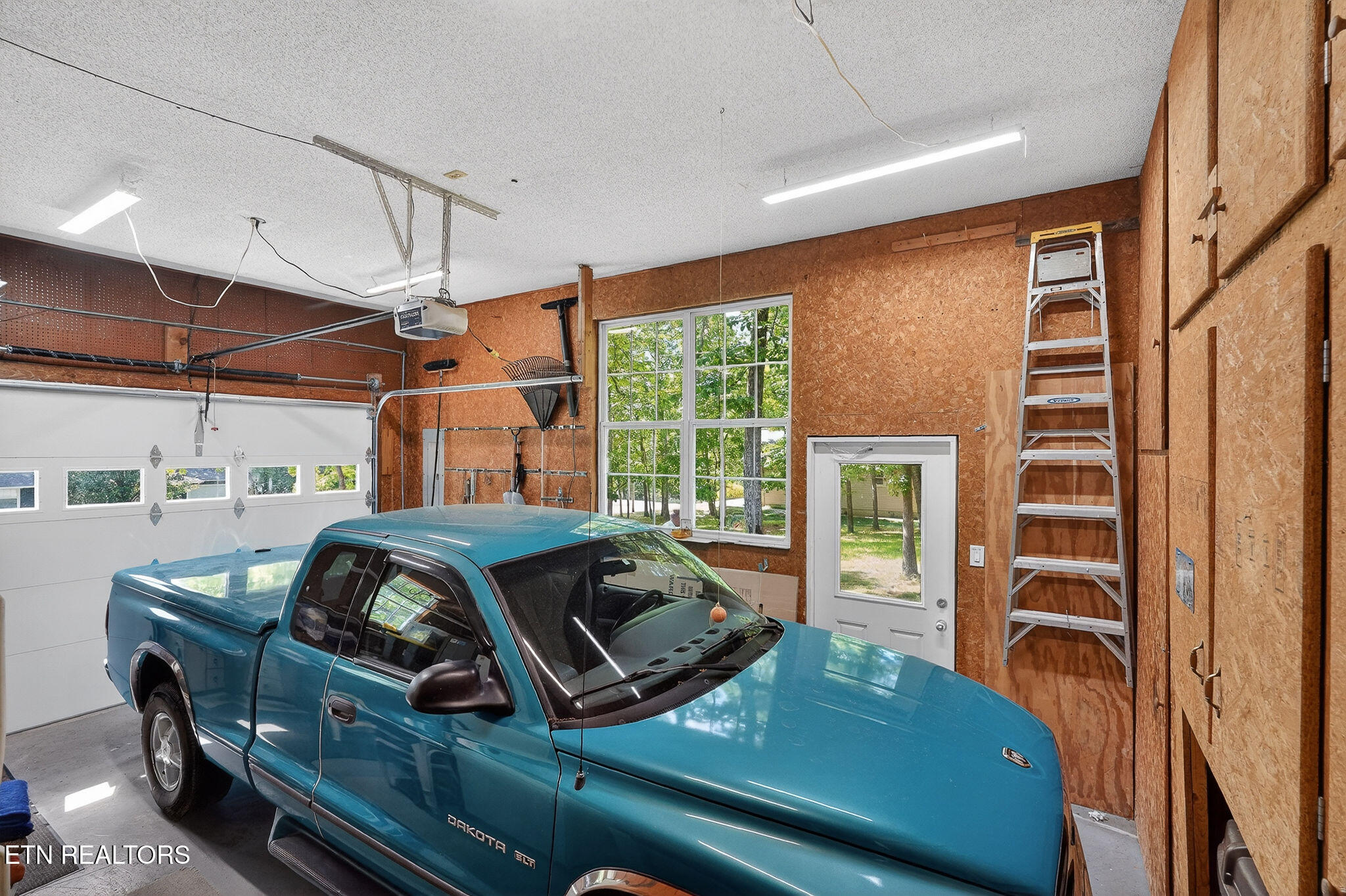 205 Kings Down Drive Crossville TN 38558
