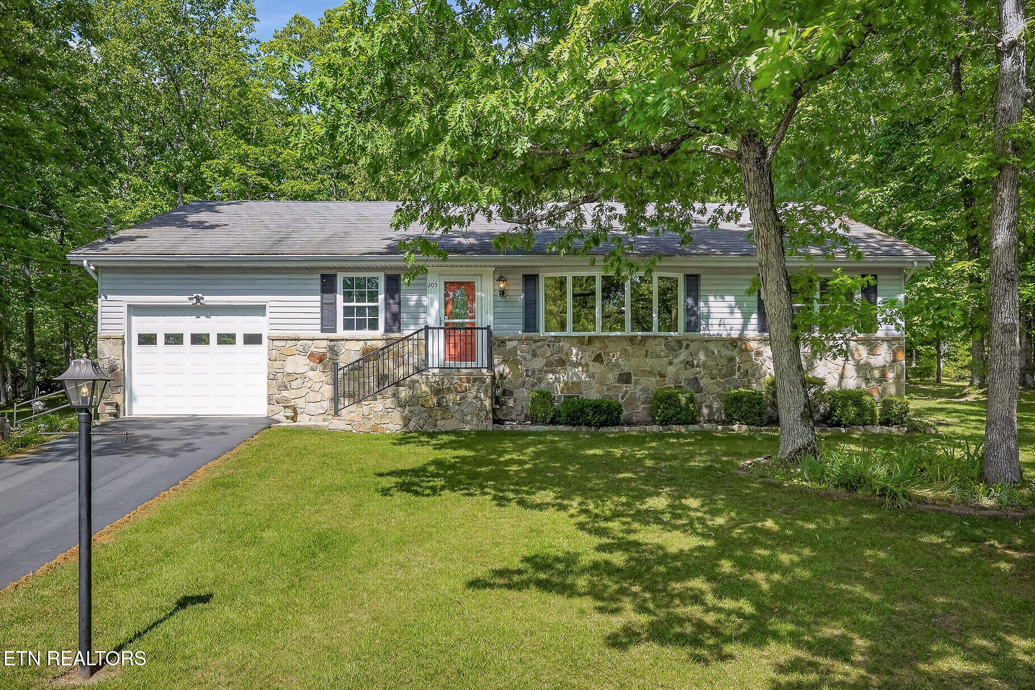 205 Kings Down Drive Crossville TN 38558