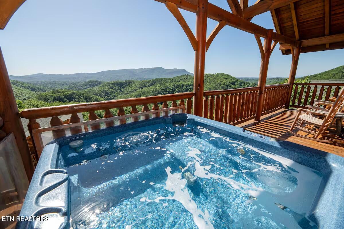1258 Bird Nest Way Sevierville TN 37862