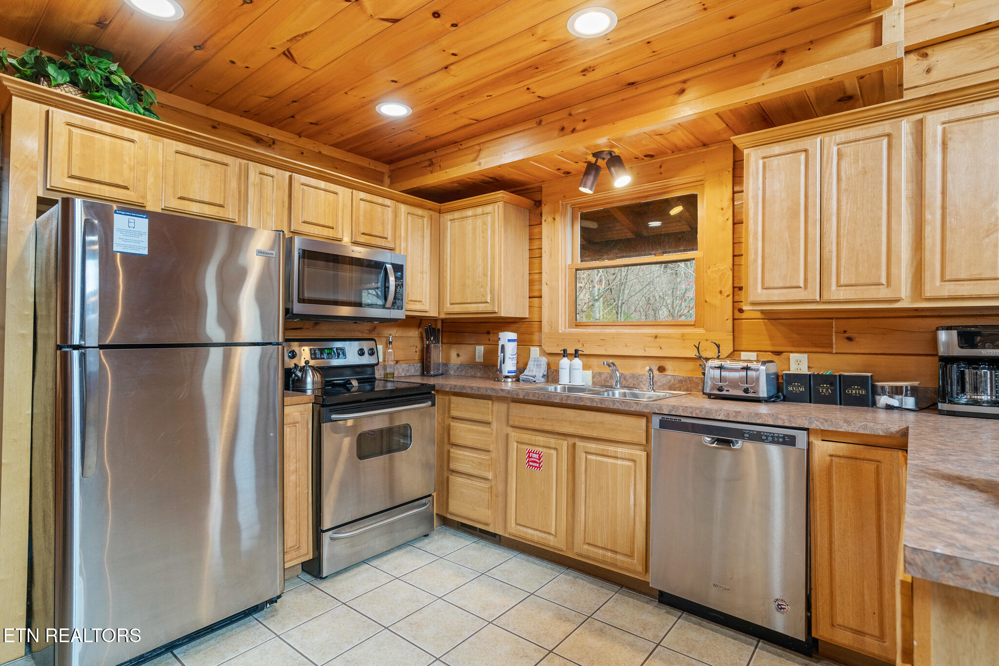 2020 Bear Creek Way Pigeon Forge TN 37862