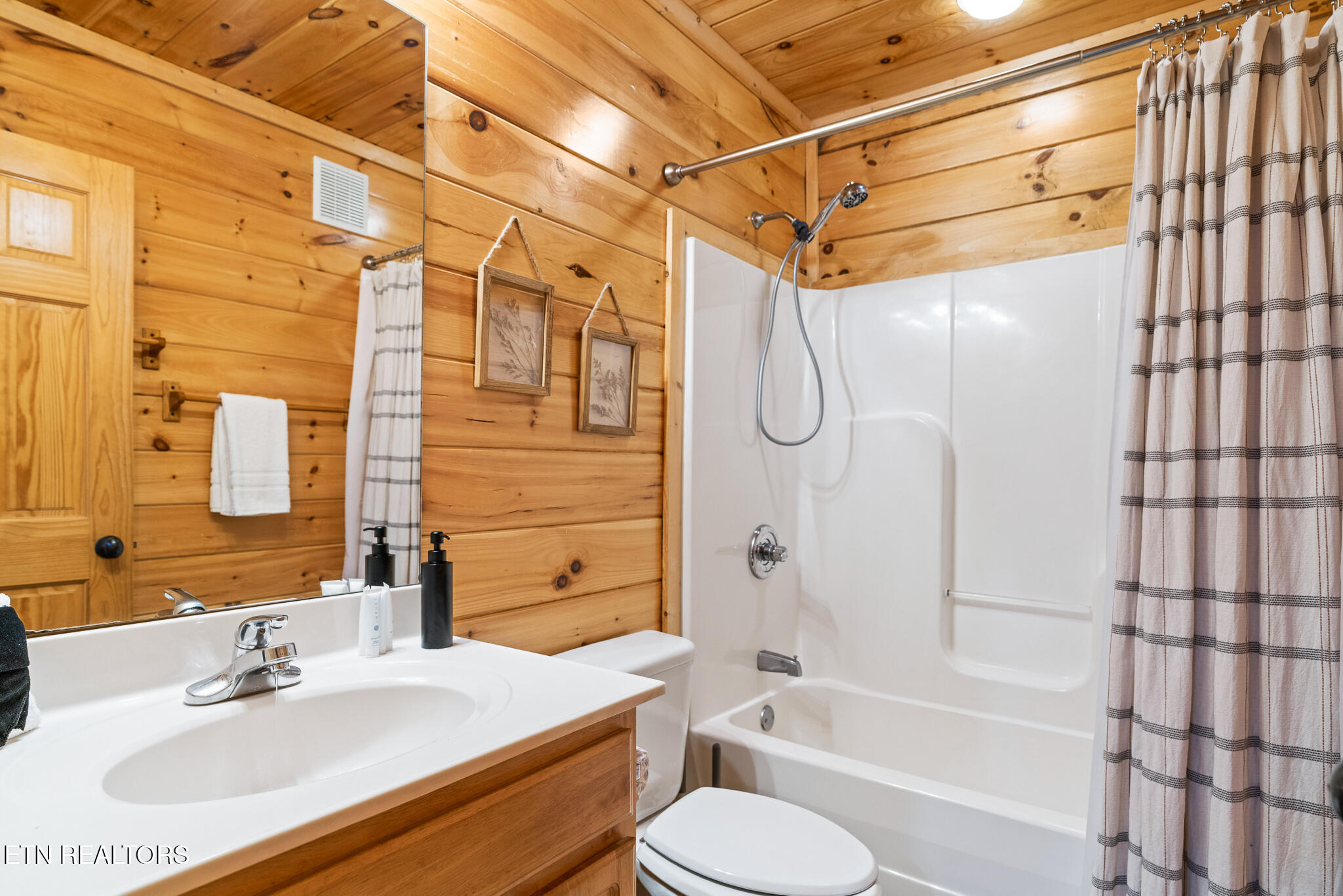 2020 Bear Creek Way Pigeon Forge TN 37862