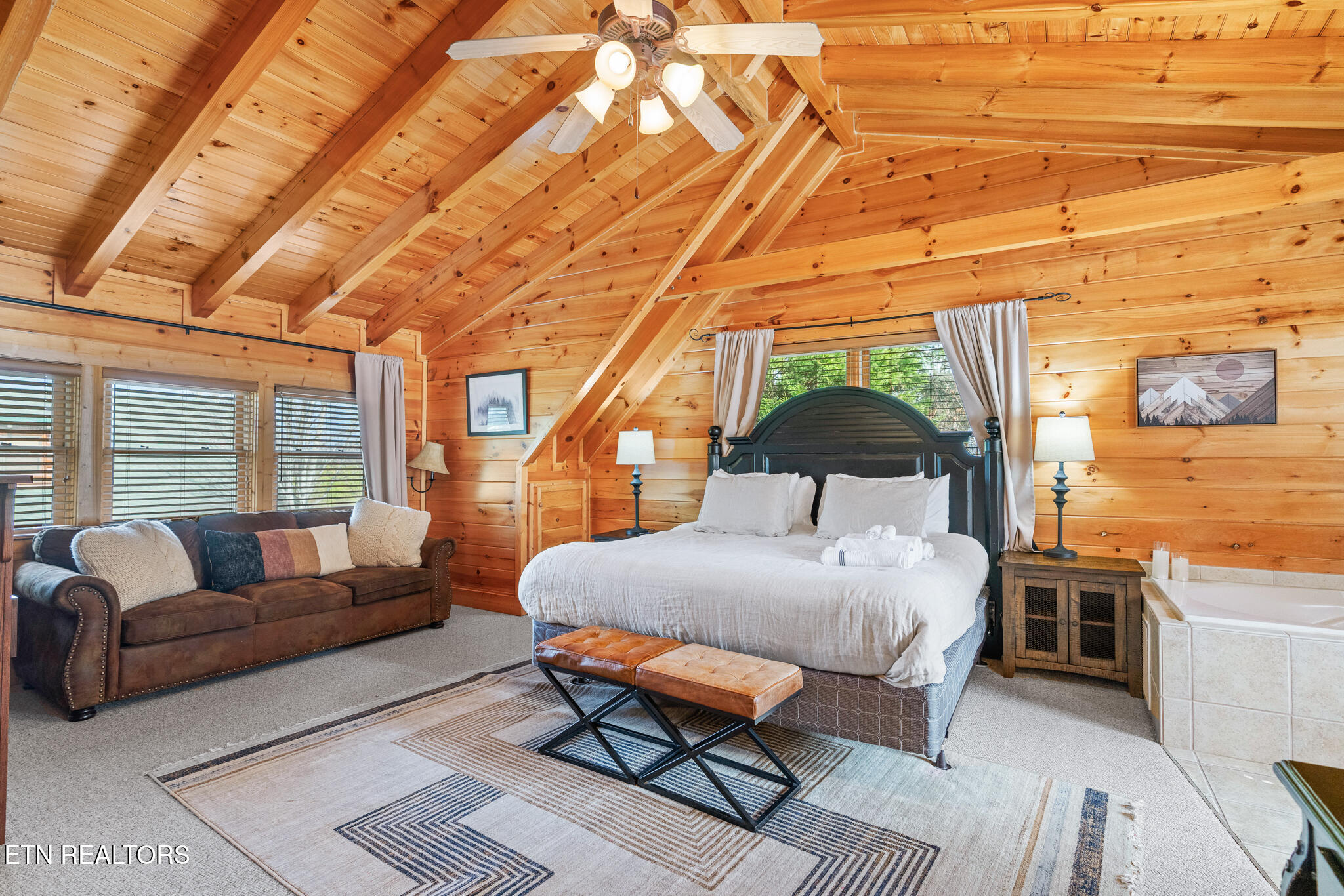 2020 Bear Creek Way Pigeon Forge TN 37862