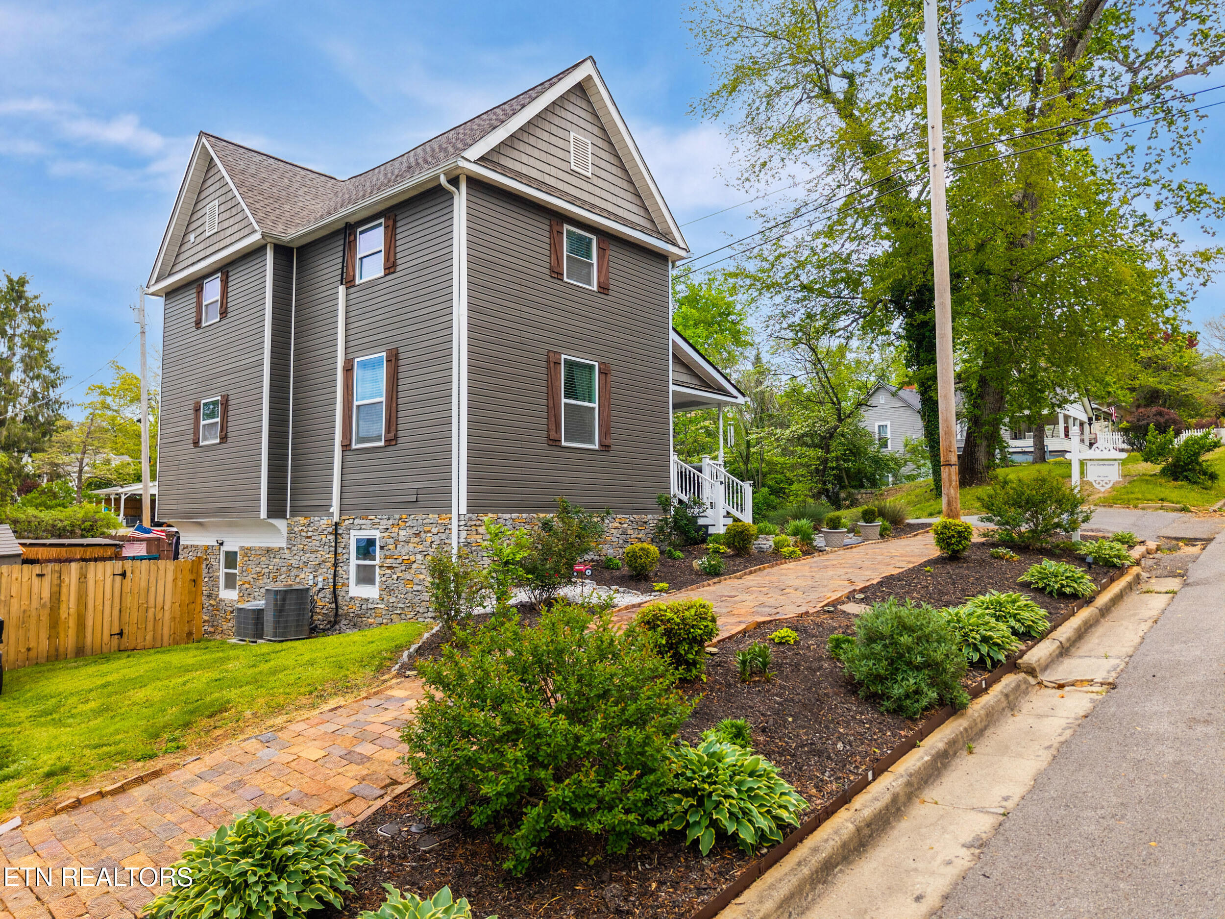 409 Cumberland Street Harriman TN 37748