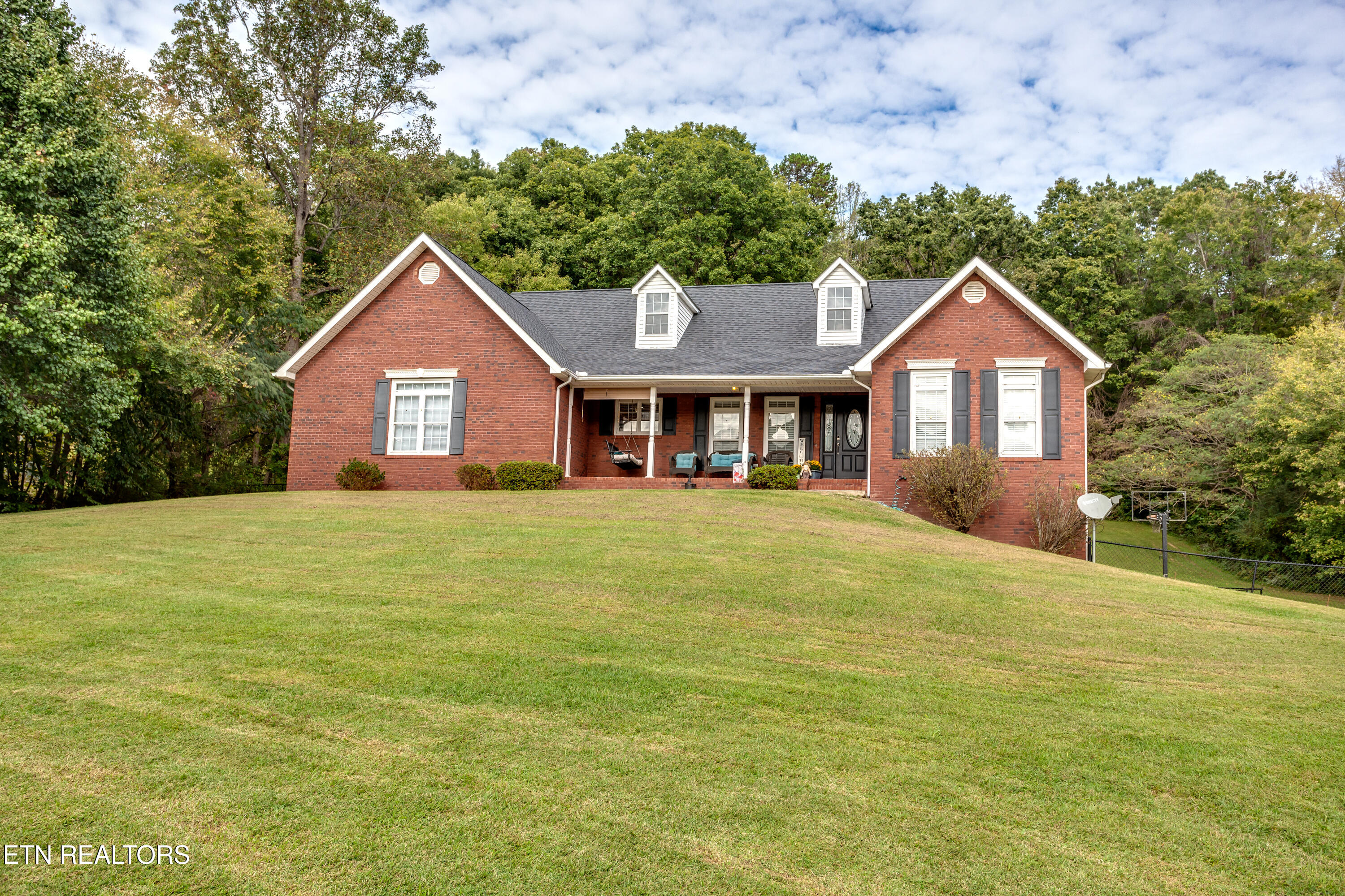 949 Hill Street Jellico TN 37762
