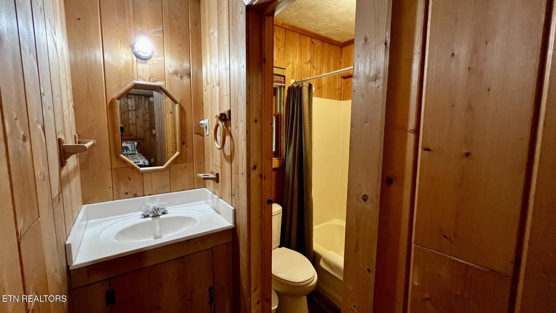 2950 Grassy Branch Loop Sevierville TN 37876