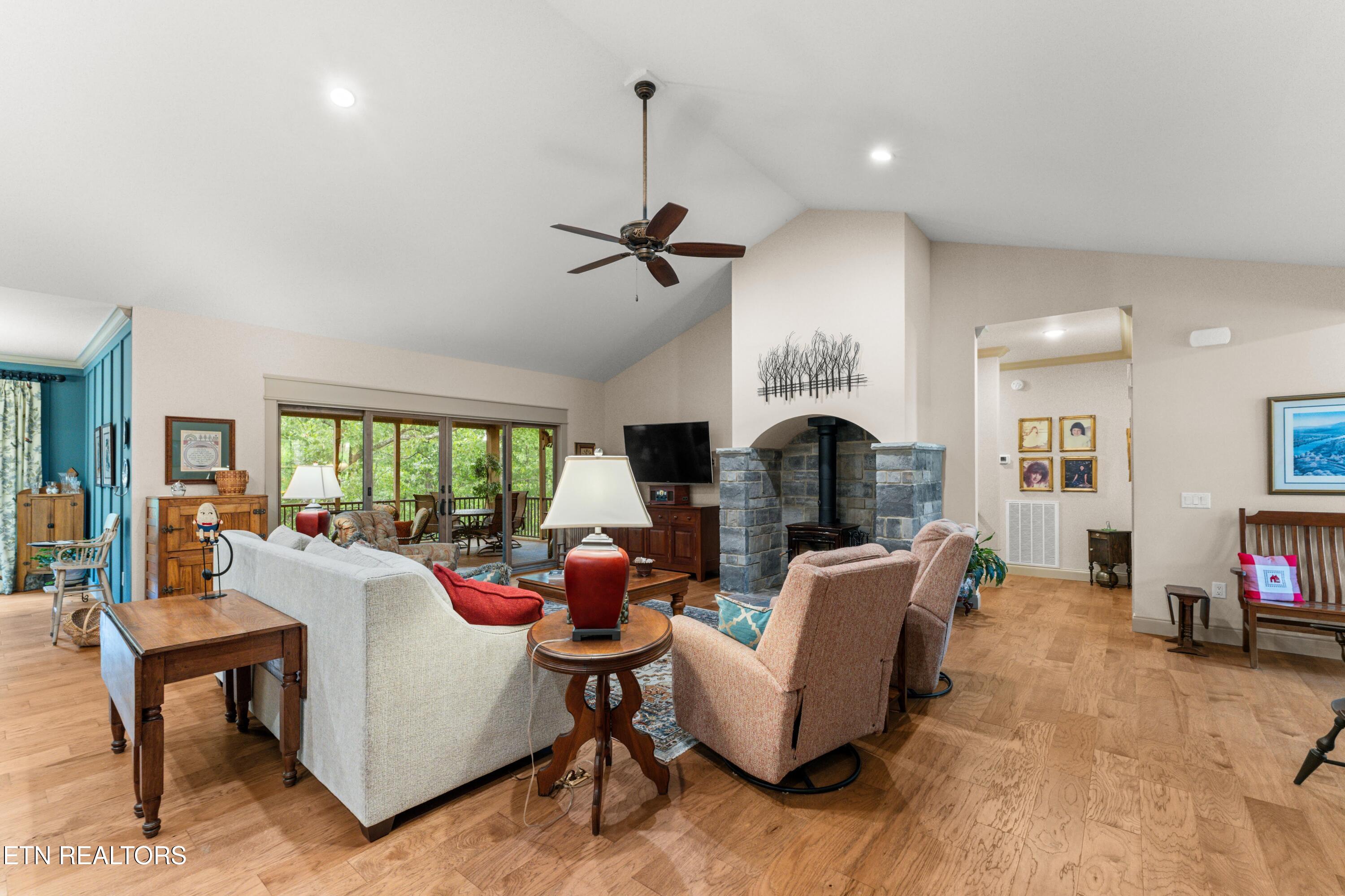 143 Chestnut Ridge Lane Crossville TN 38558