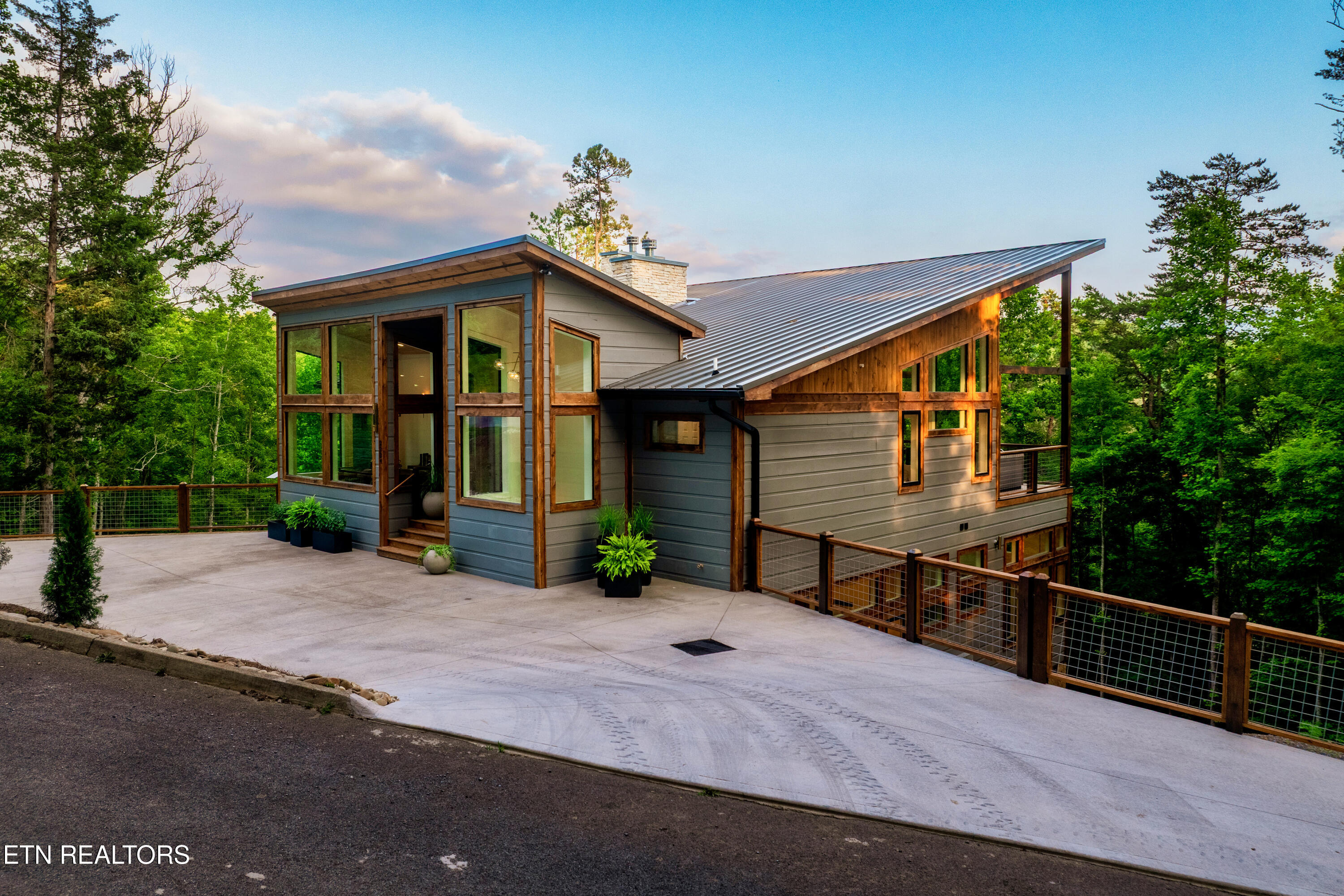 2234 Legend Drive Sevierville TN 37876