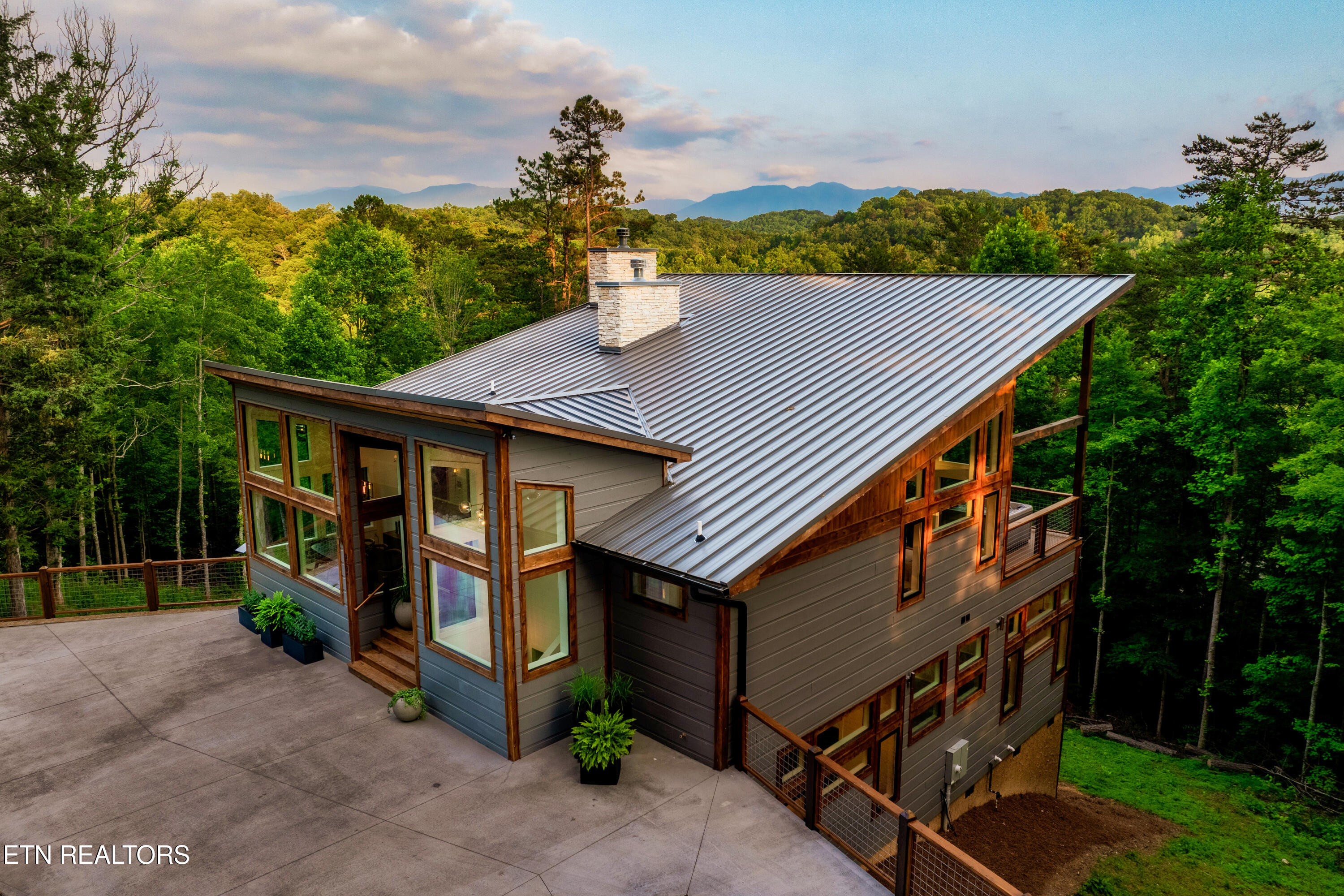 2234 Legend Drive Sevierville TN 37876