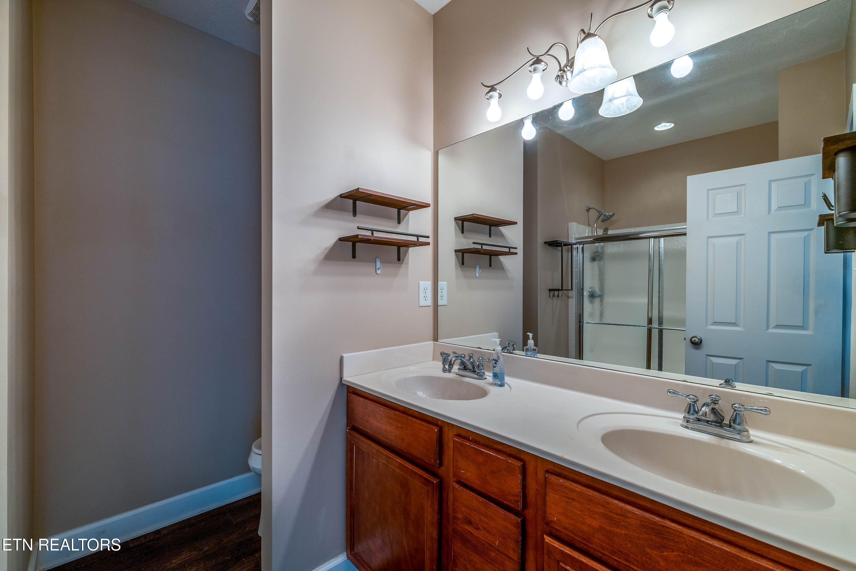 7032 Pemmbrooke Shire Lane Knoxville TN 37909