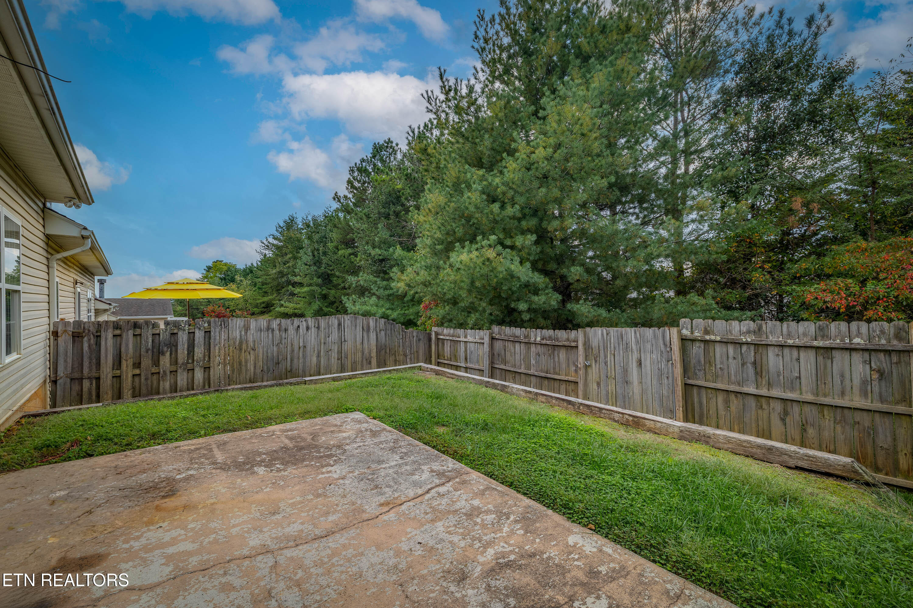 7032 Pemmbrooke Shire Lane Knoxville TN 37909