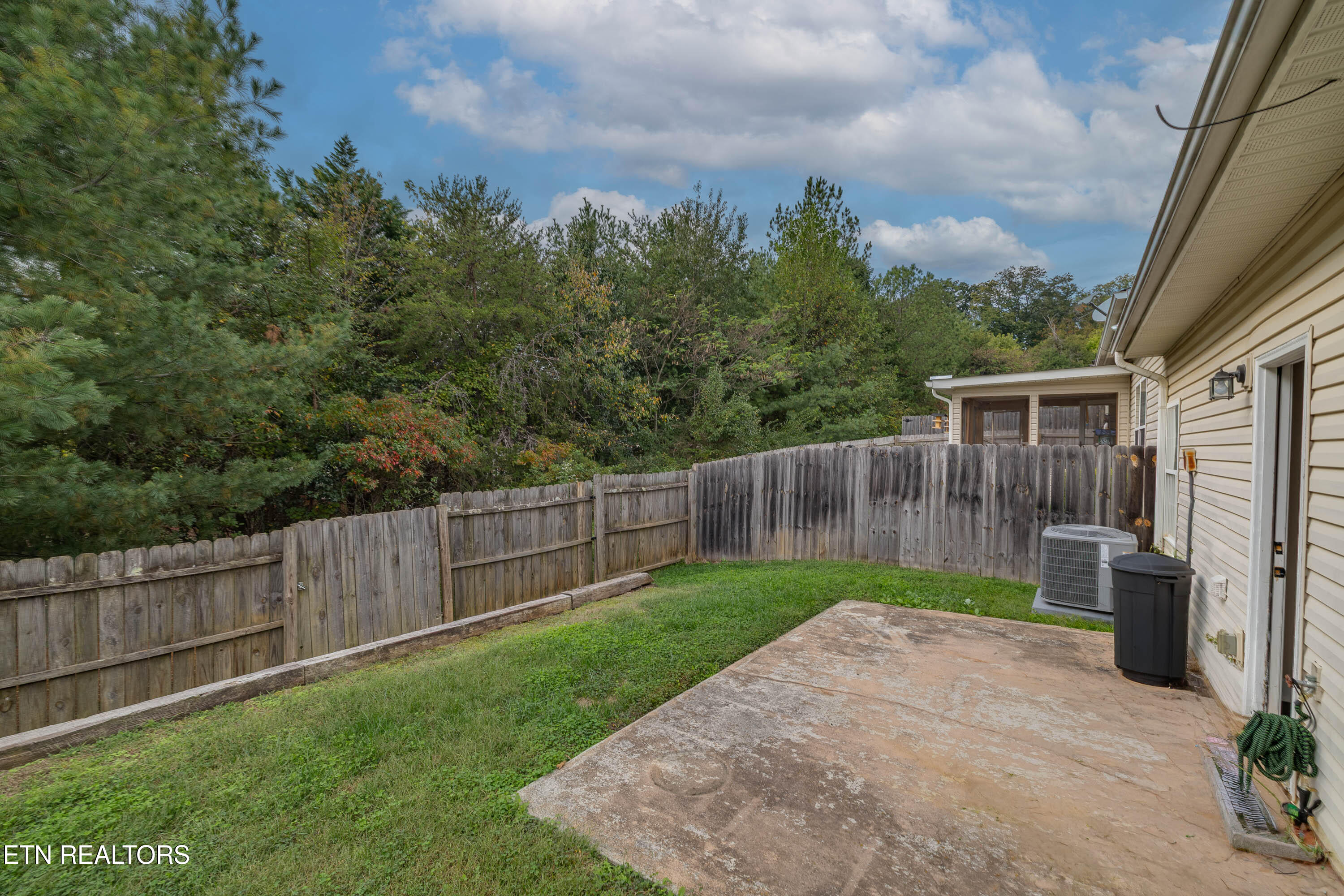 7032 Pemmbrooke Shire Lane Knoxville TN 37909